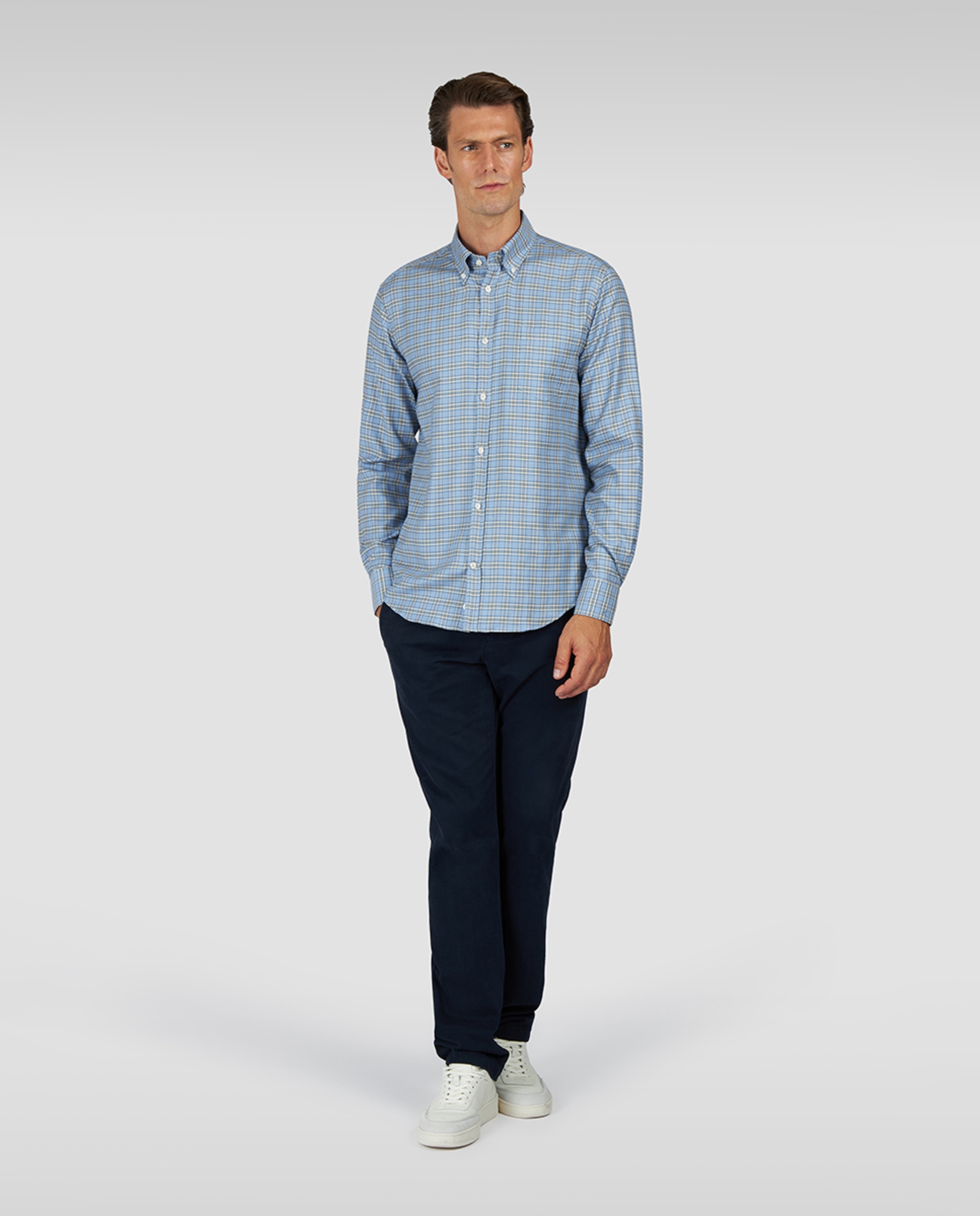 Camisa aos Quadrados em Contraste e Botão no Colarinho Azul-6