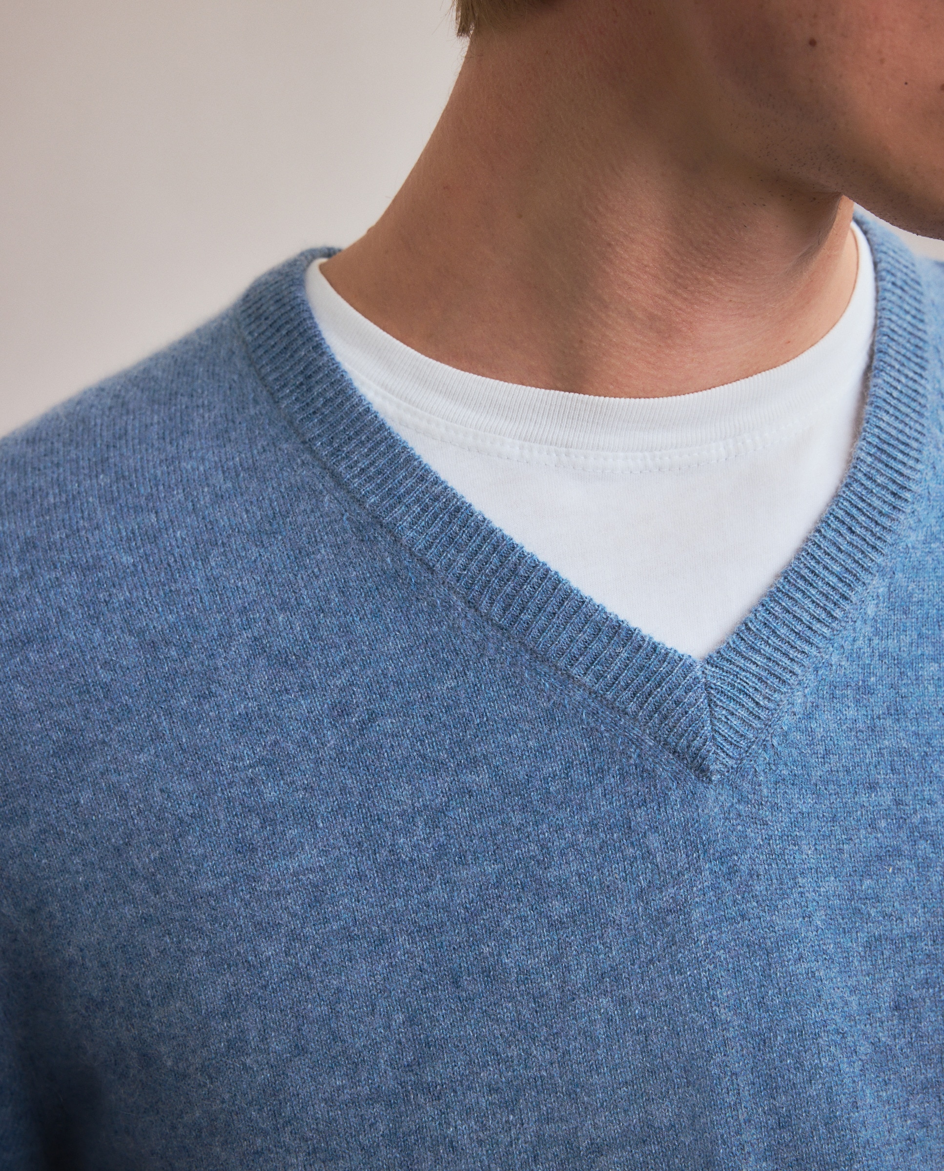 Camisola de Malha com Decote em Bico Liso de Caxemira Azul-3