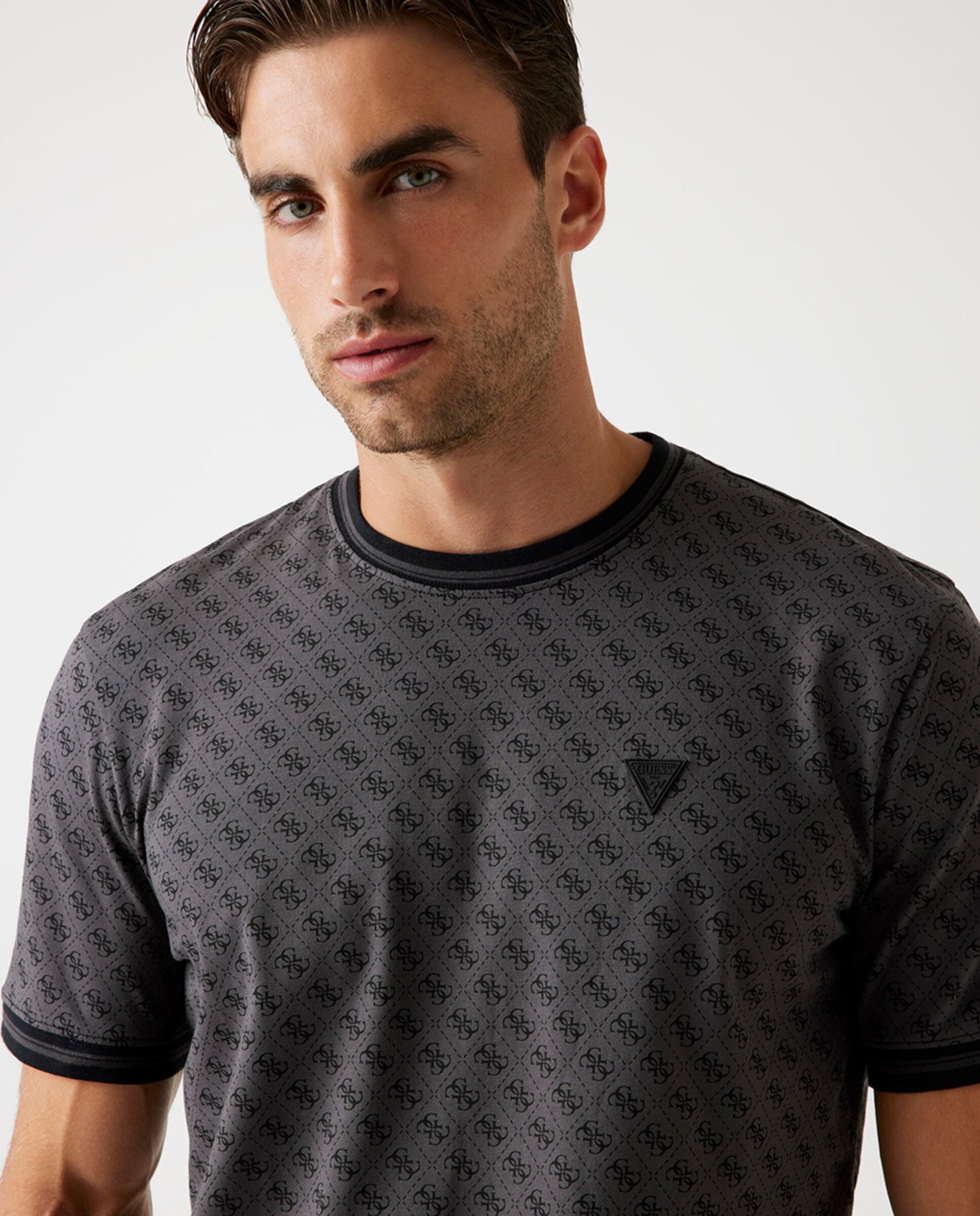 T-shirt com Manga Curta Preto-3