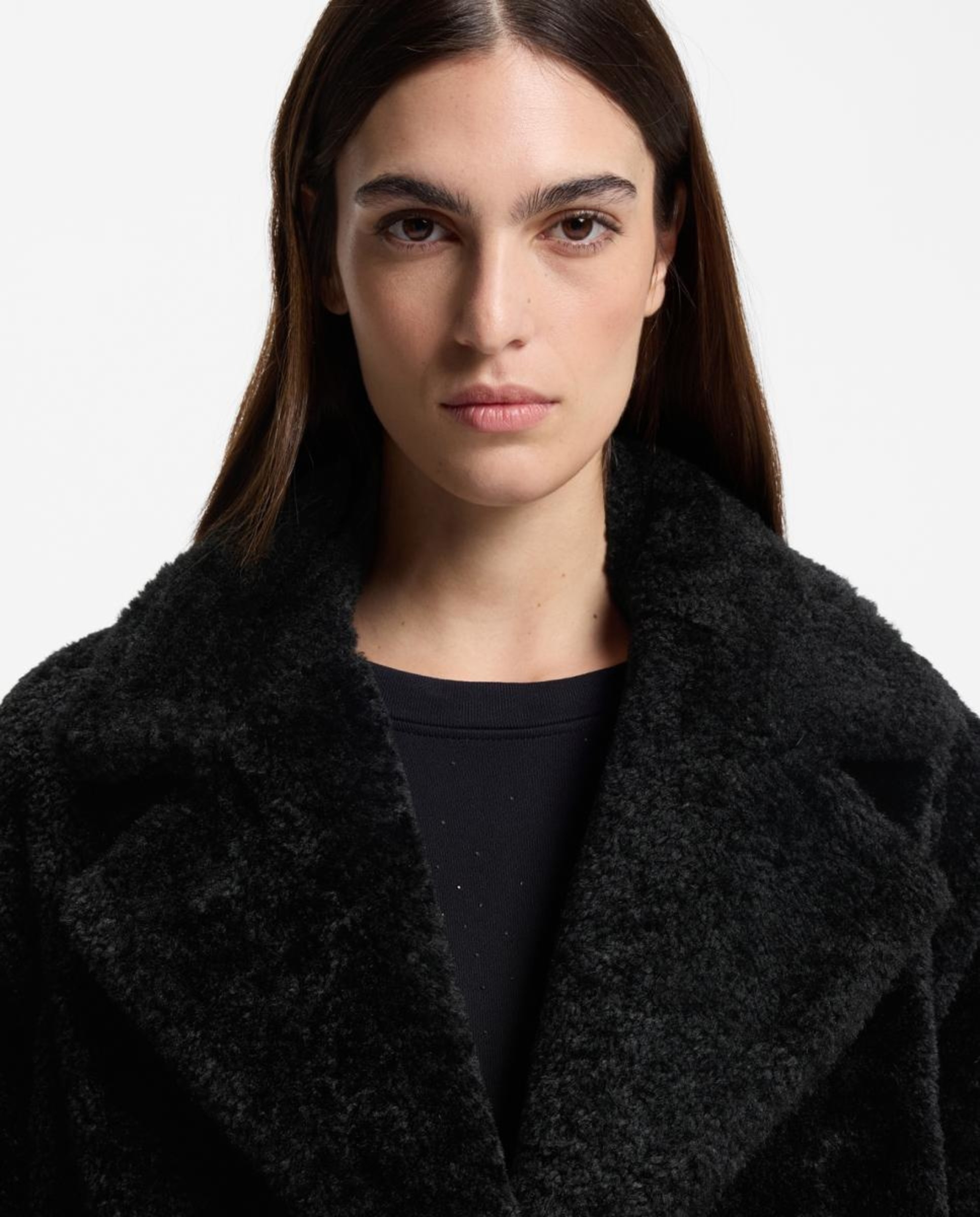 Sobretudo Comprido de Polipele em Poliéster com Forro Jacquard Preto-2