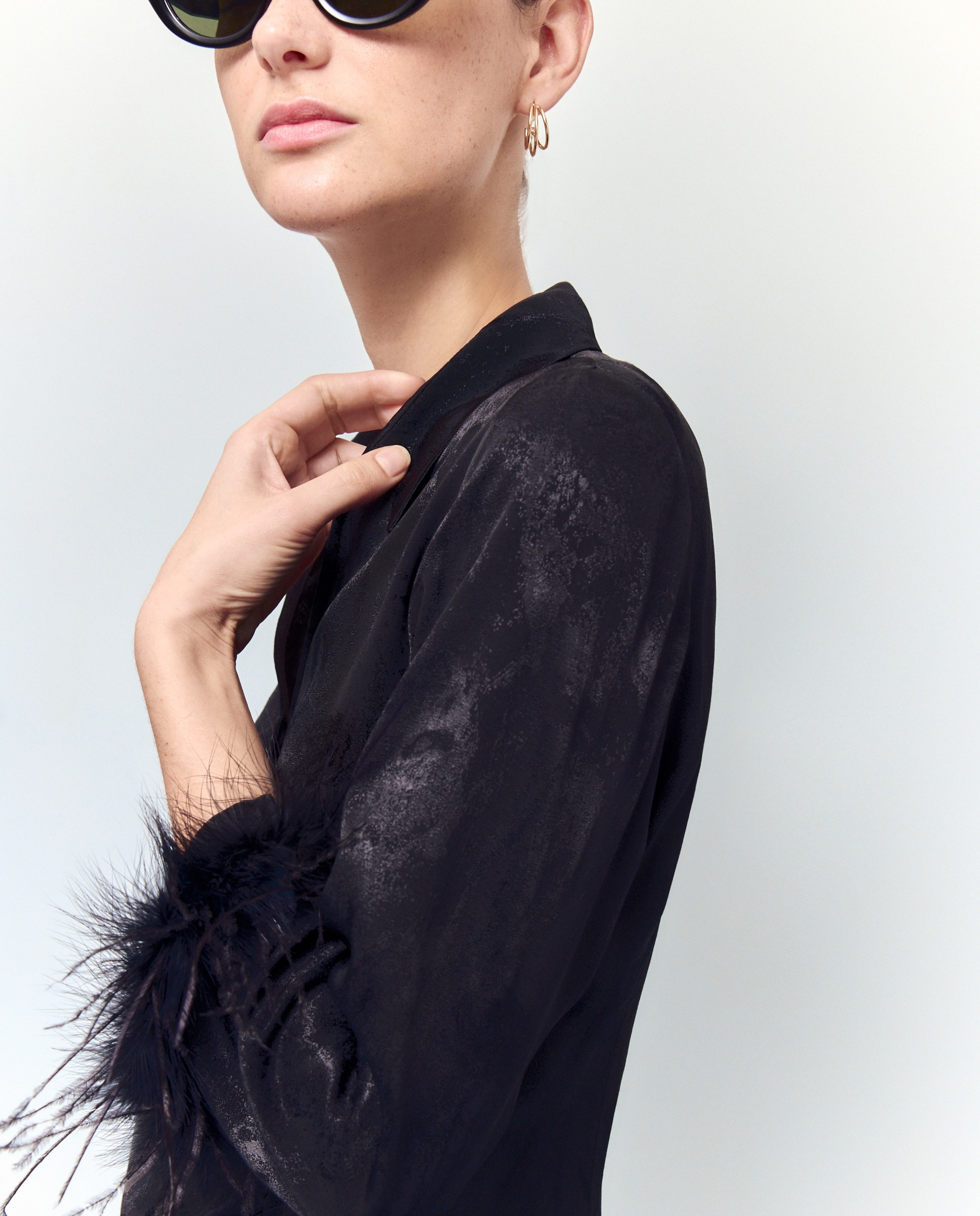 Blusa Drapeada com Pluma Preto-3