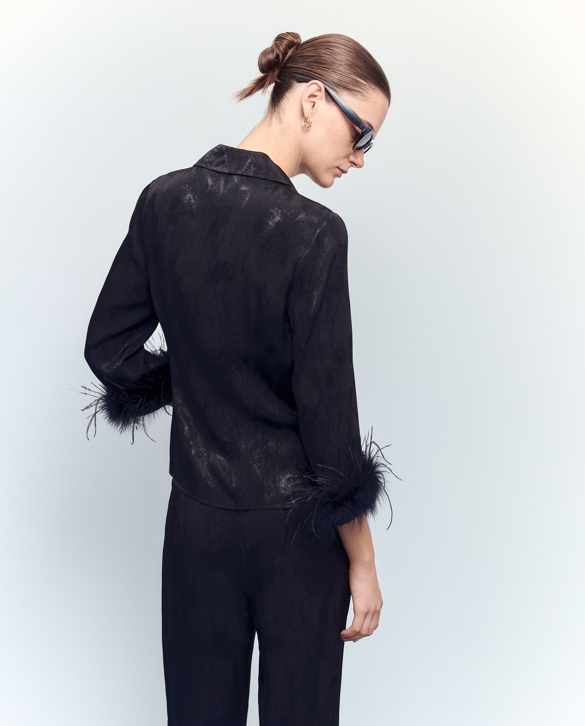 Blusa Drapeada com Pluma Preto-4