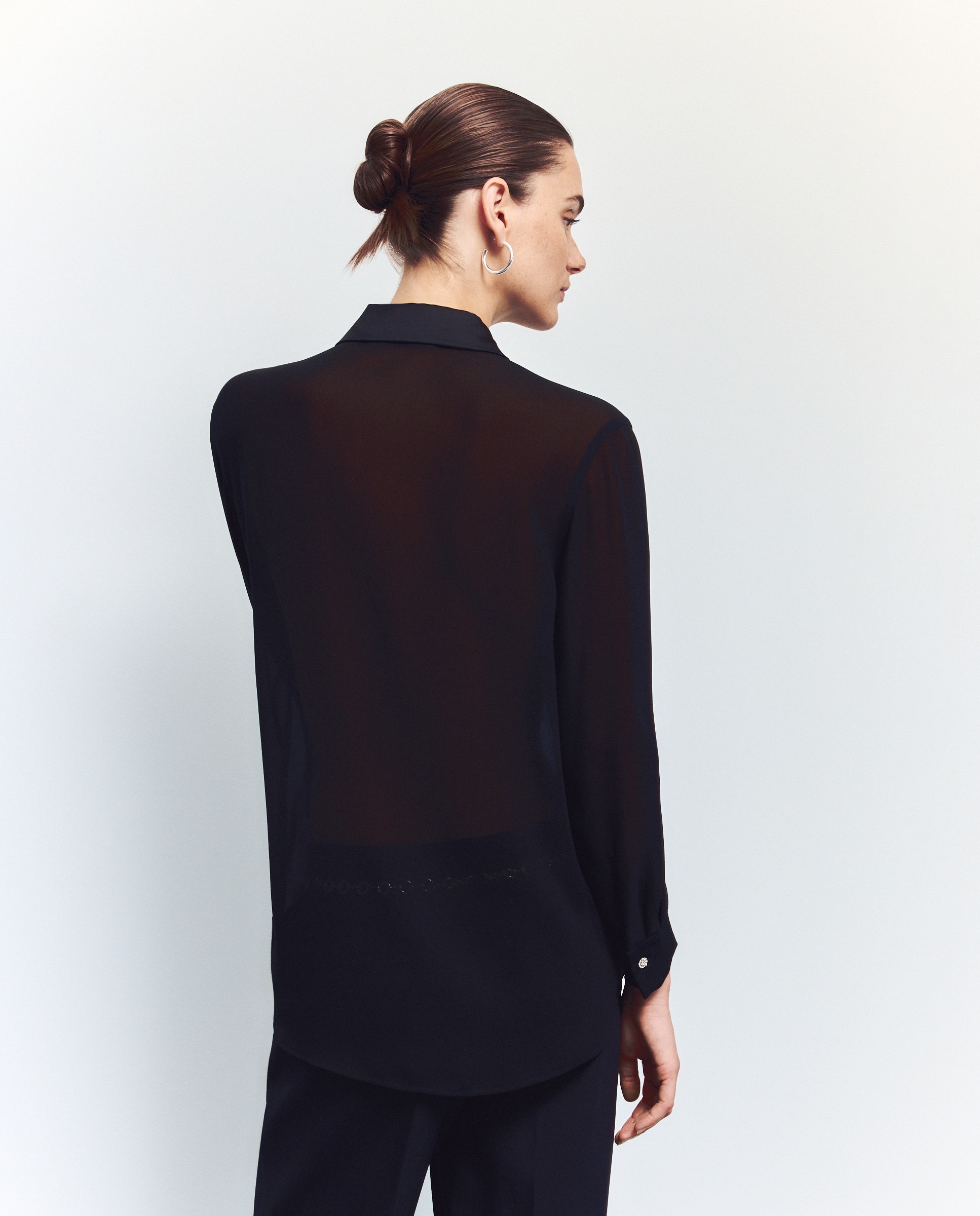 Blusa de Manga Comprida Acetinada com Pregas Preto-4