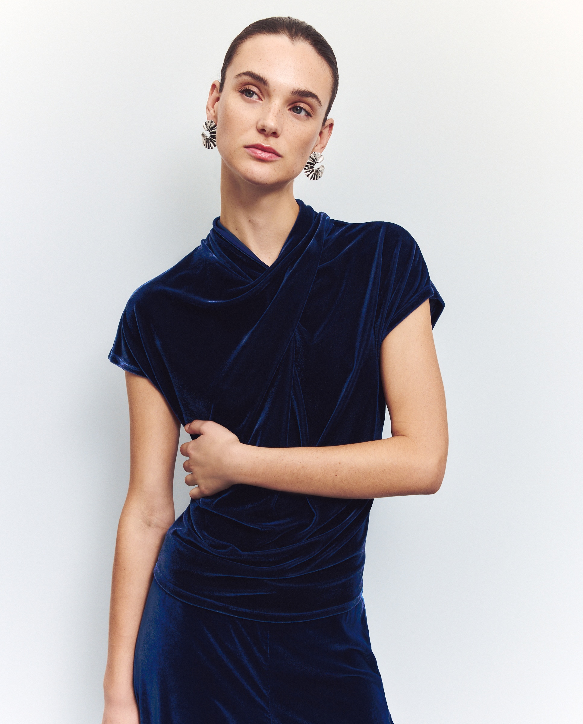 Imagem 0 de T-shirt de Veludo com Gola Cruzada