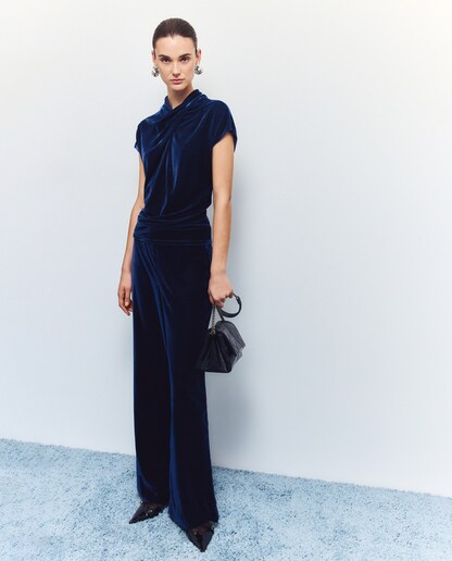 Imagem 0 de T-shirt de Veludo com Gola Cruzada