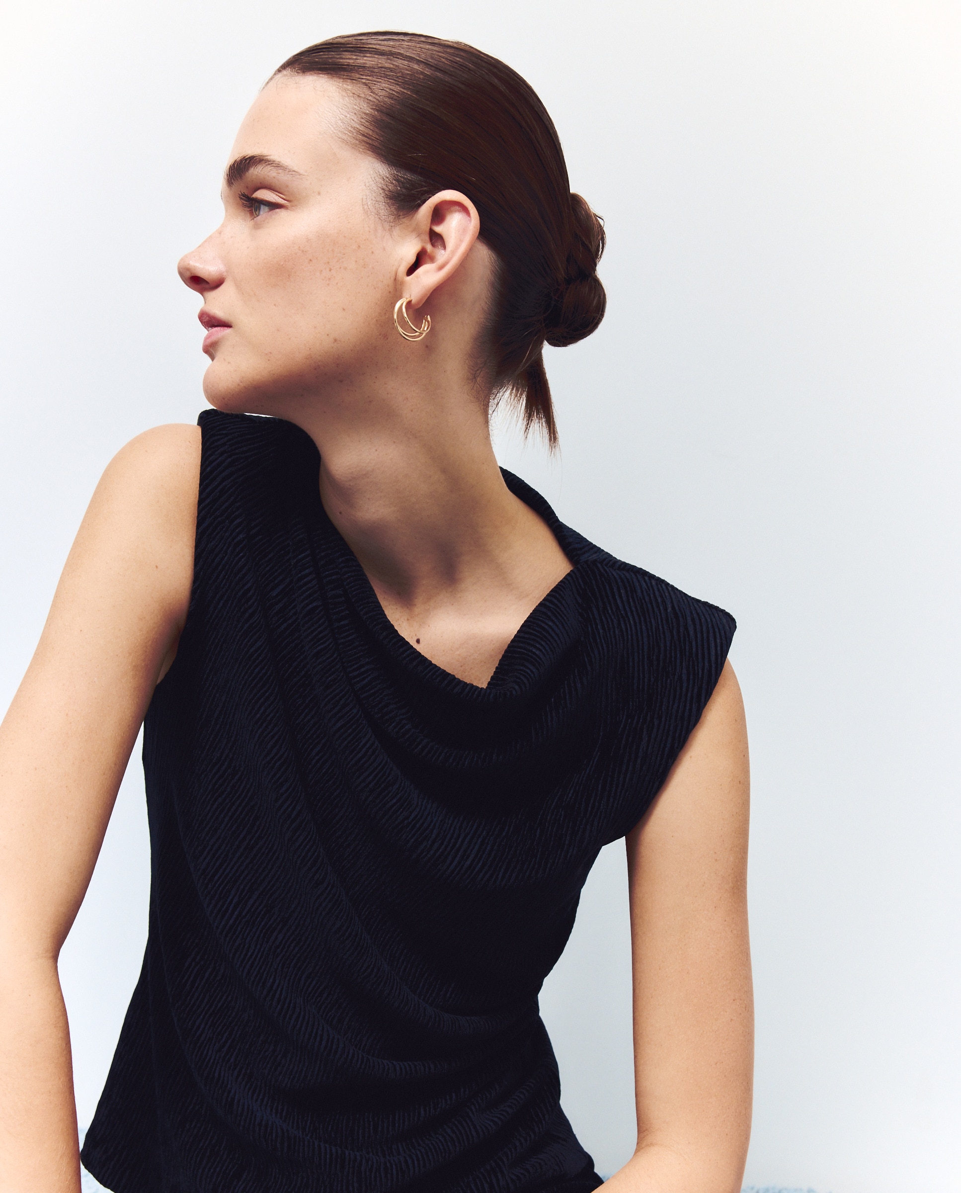 T-shirt Drapeada de Veludo Preto-1