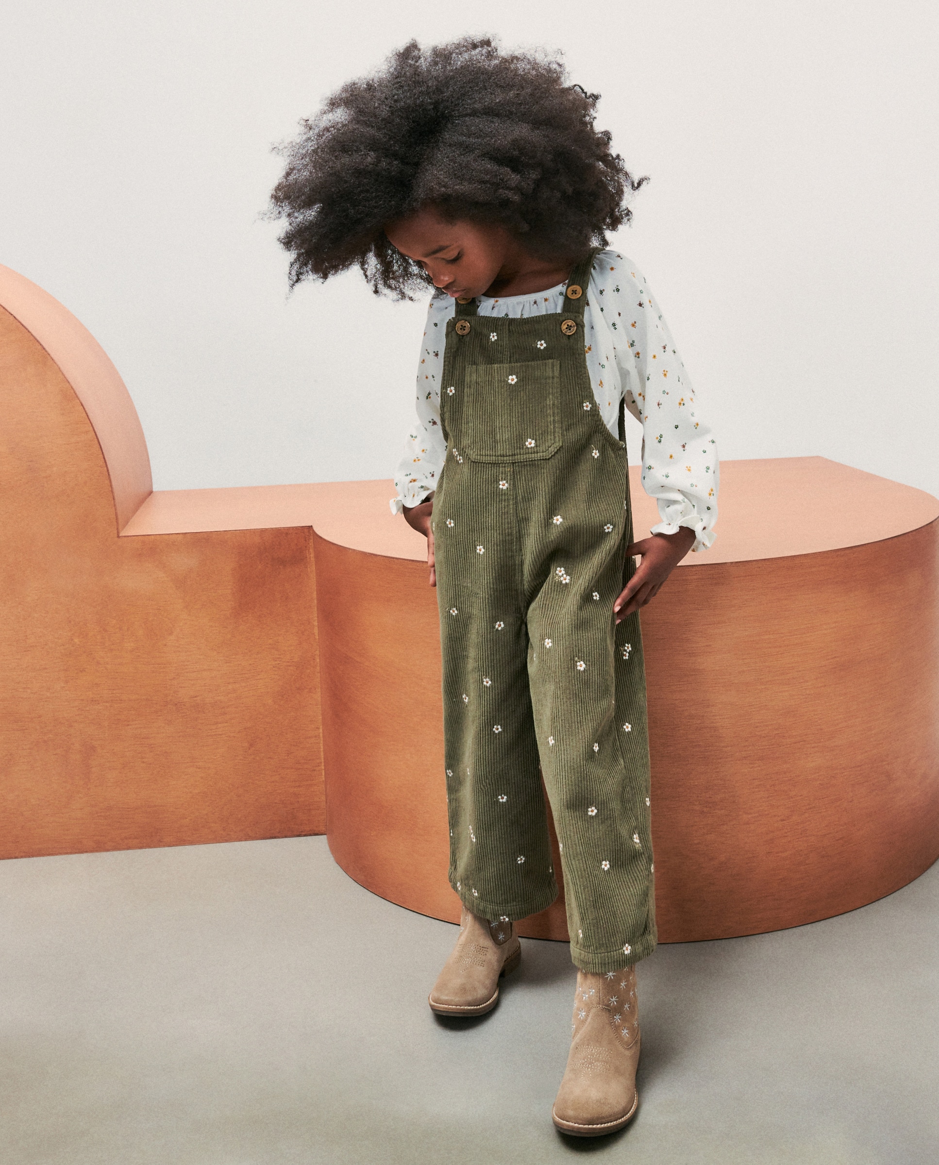 Jardineiras de Bombazina com All Over Print Bordado Verde-1