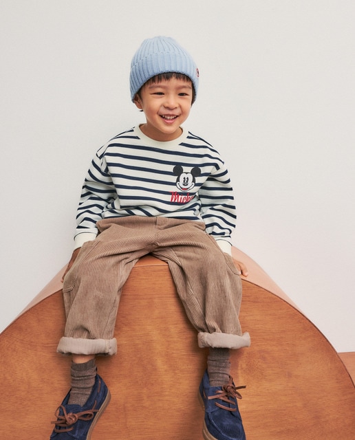 Imagem 0 de Sweatshirt Fechada sem Capuz e com Estampado de Fantasia Mickey