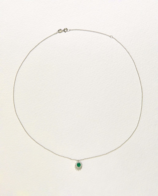 Imagen 0 de Colgante de oro con diamante y esmeralda