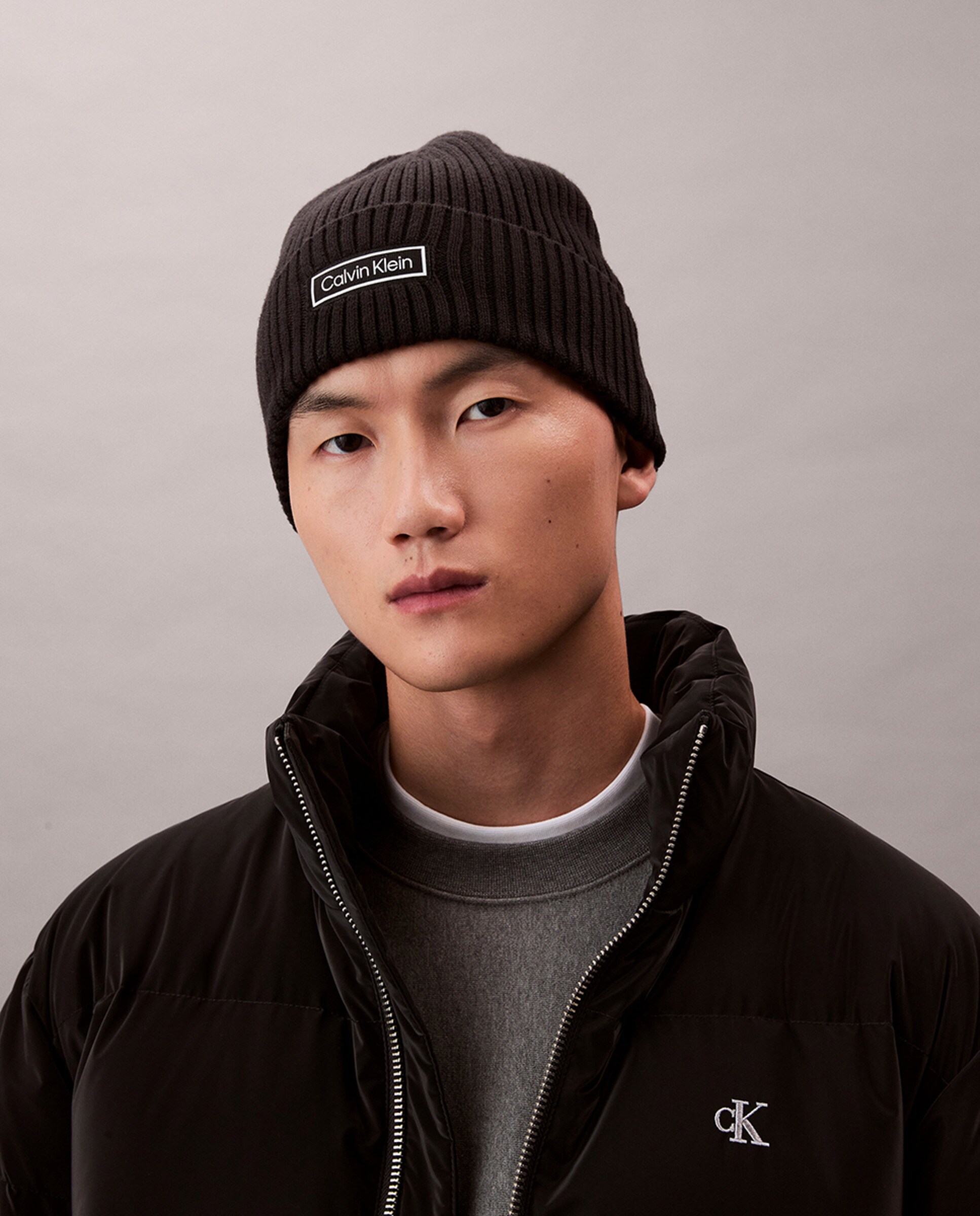 Gorro de Algodão com Emblema Preto-1