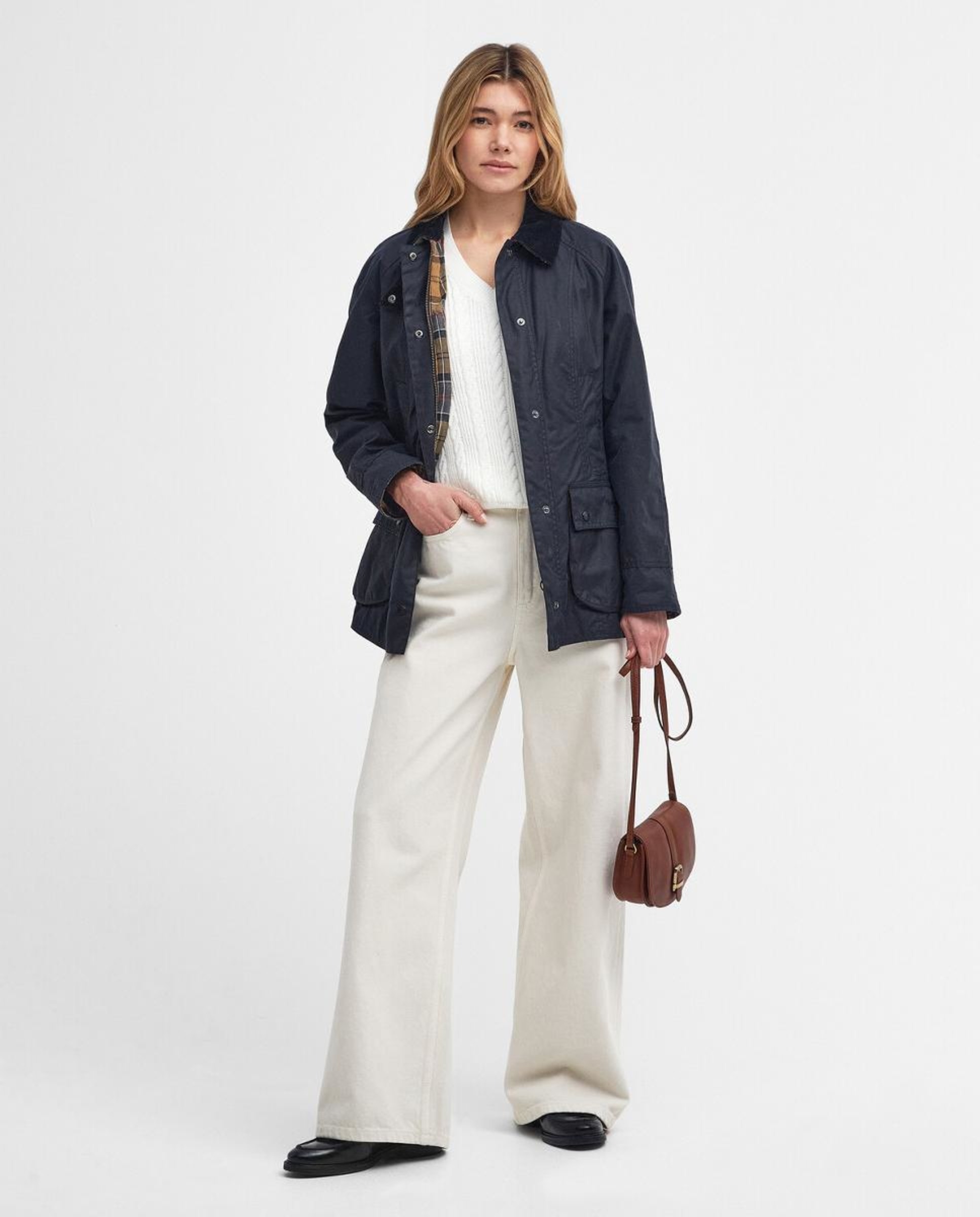 Chaqueta encerada con bolsillos calientamanos en el pecho y bolsillos de parche inferiores - Barbour - Azul marino Azul marino-10