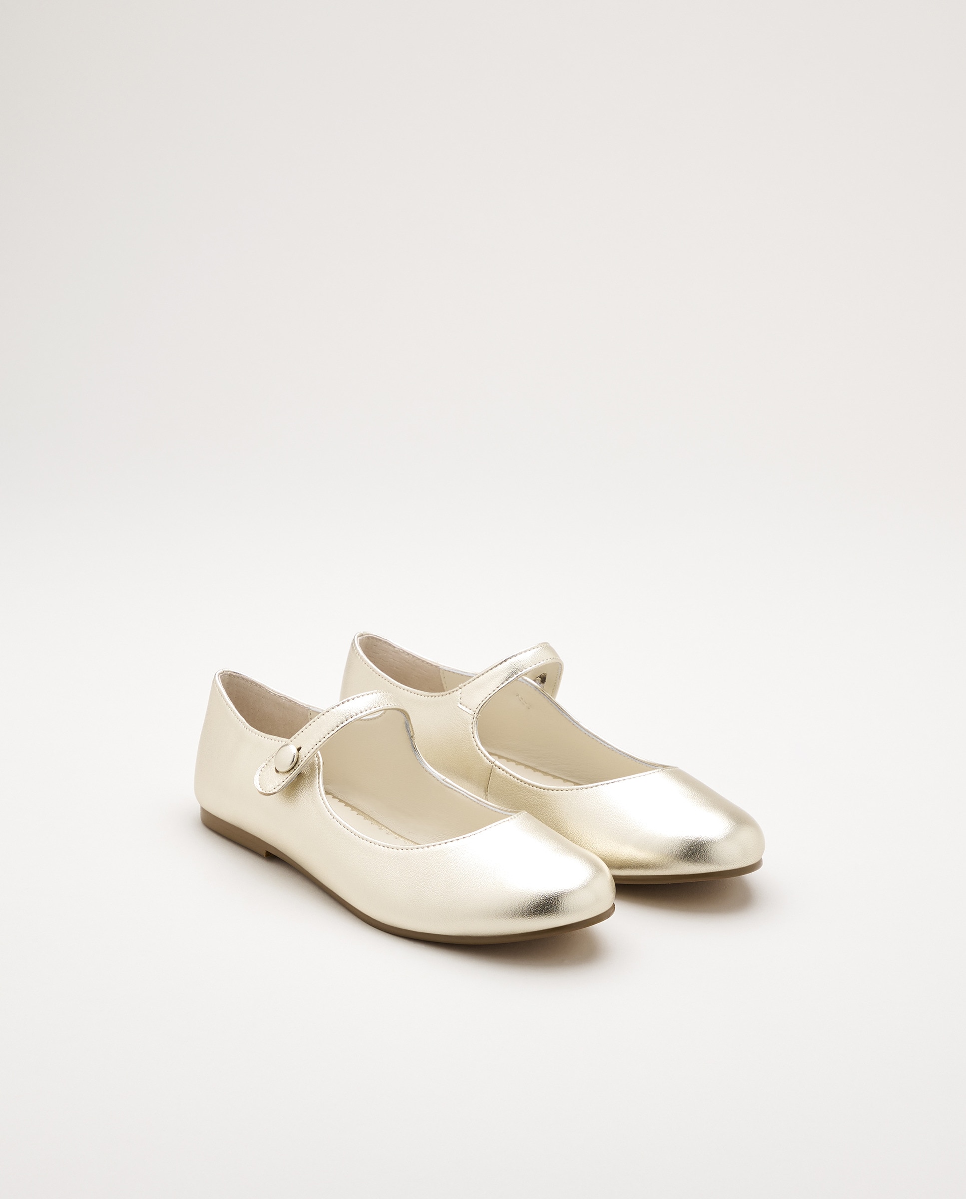 Sapatos de Presilha com Botão e em Pele Ouro-2