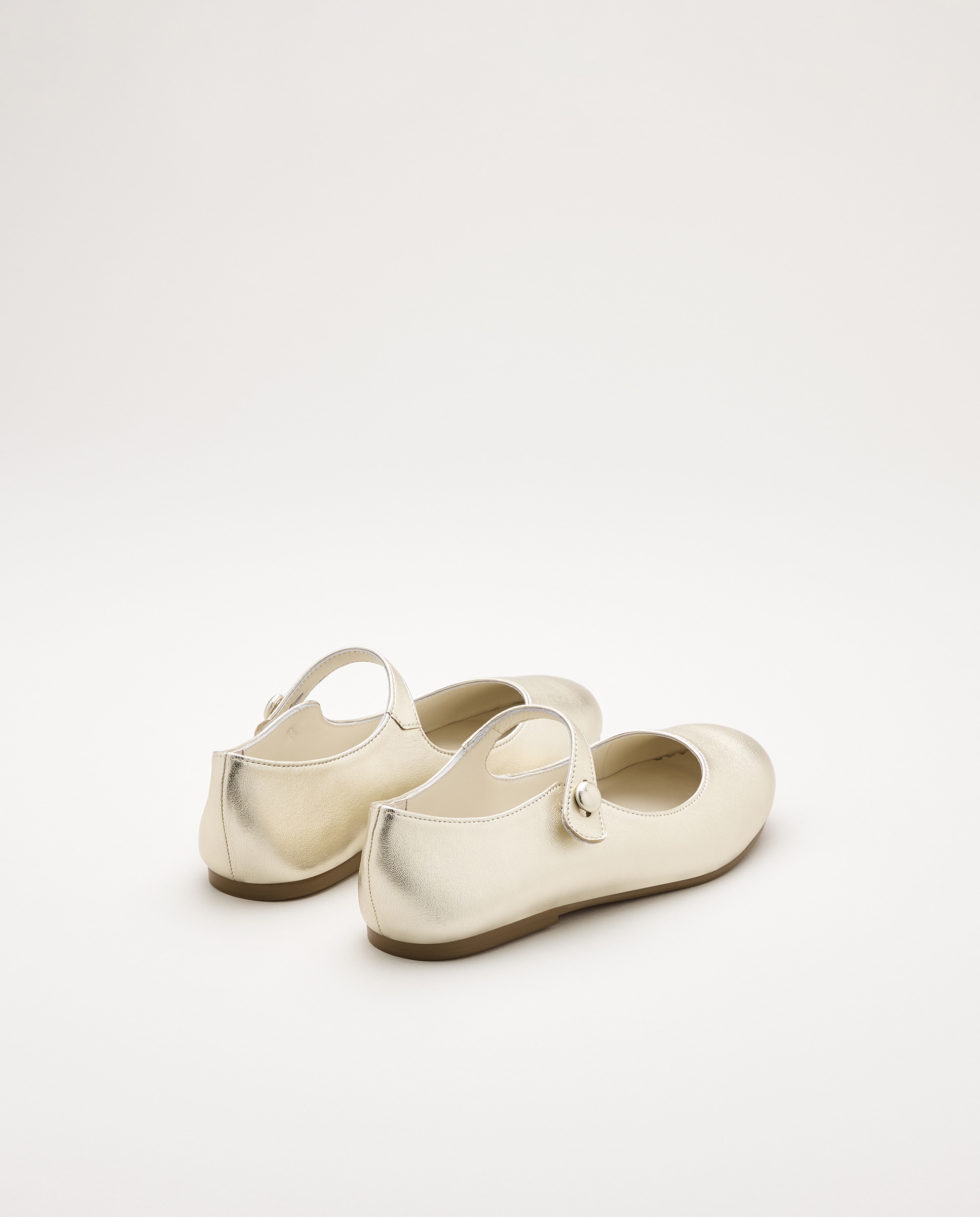 Sapatos de Presilha com Botão e em Pele Ouro-3