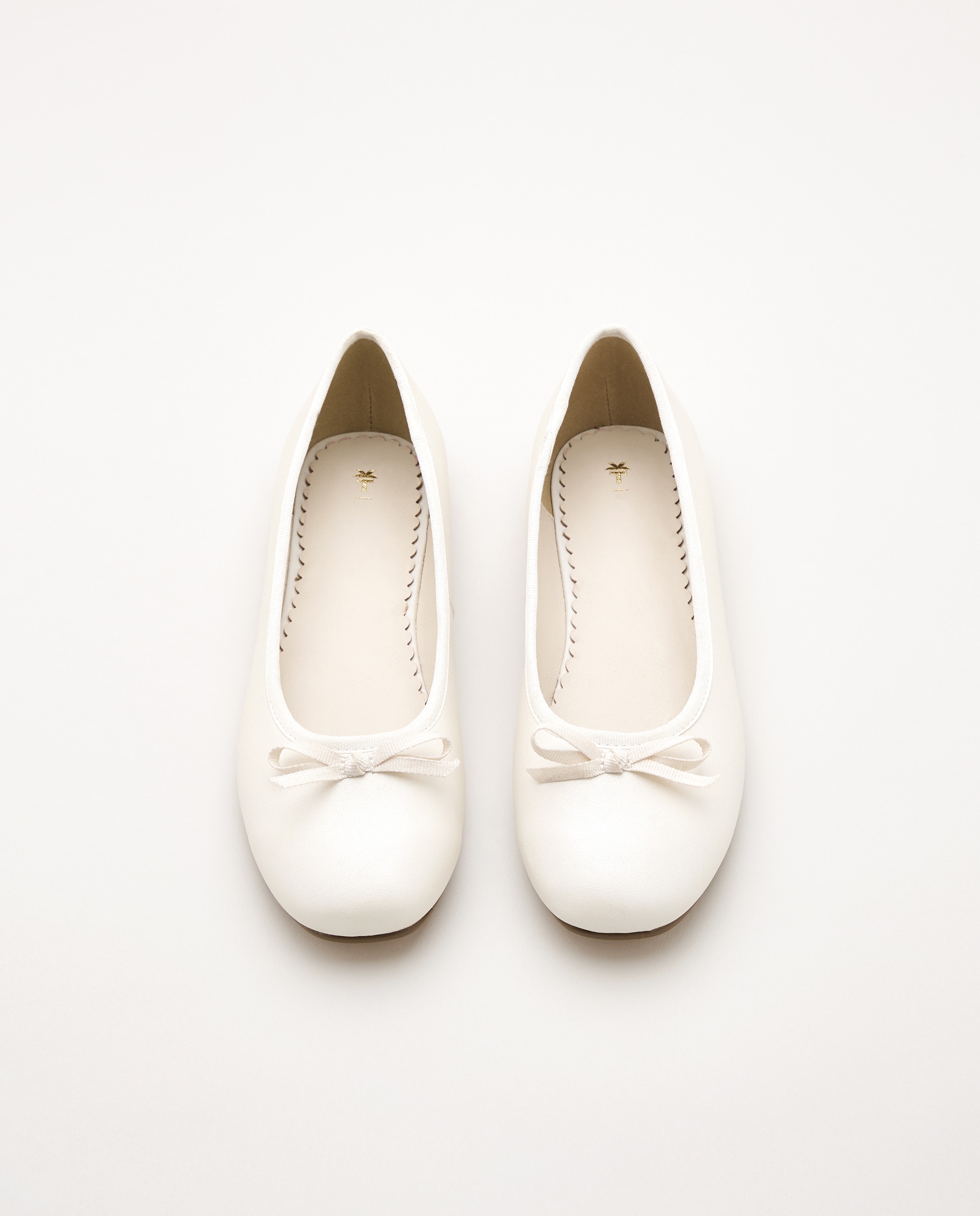 Sabrinas Básicas em Pele Nacarada Branco-4