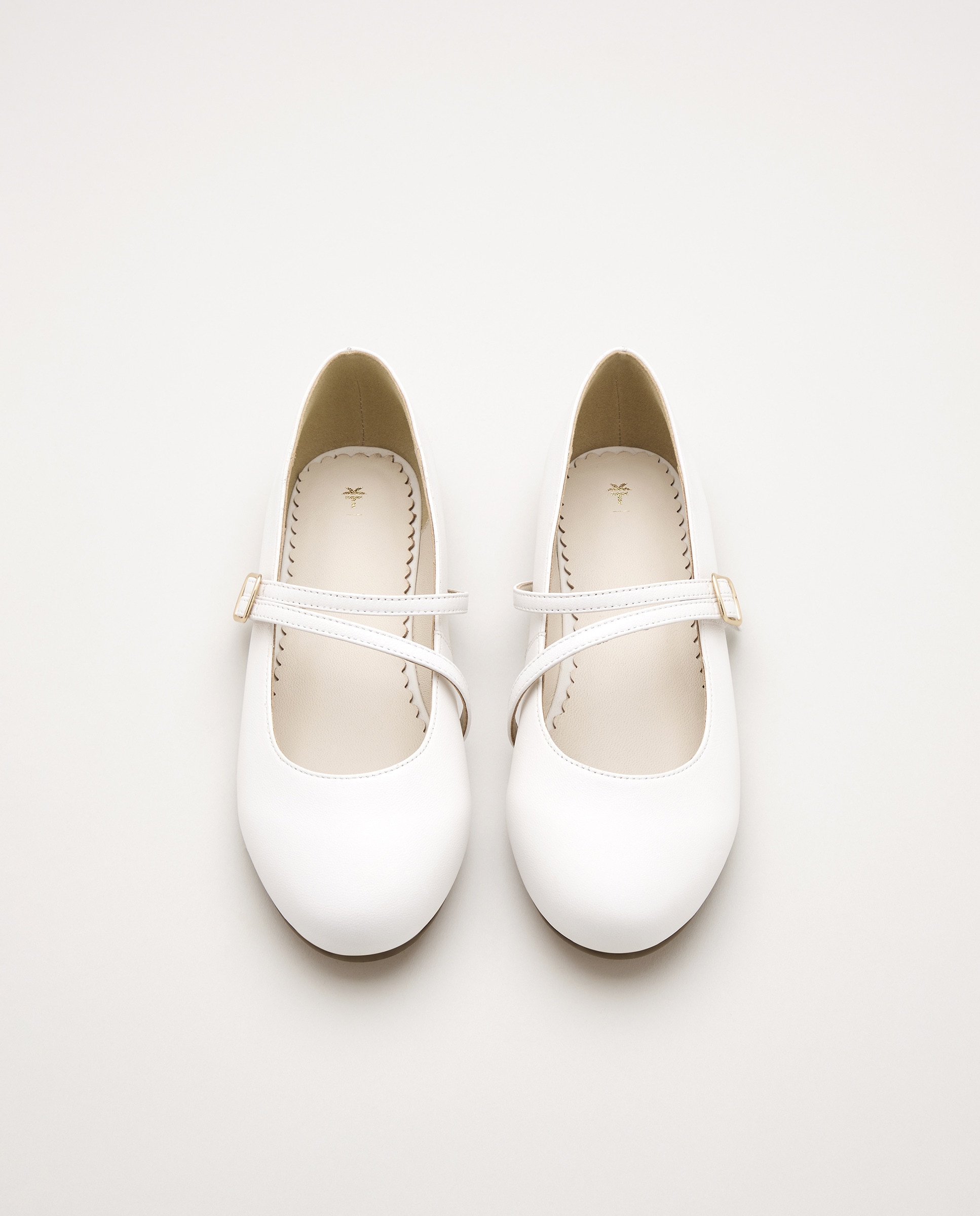 Sapatos de Presilha em Pele com Tira Dupla Cruzada Branco-4