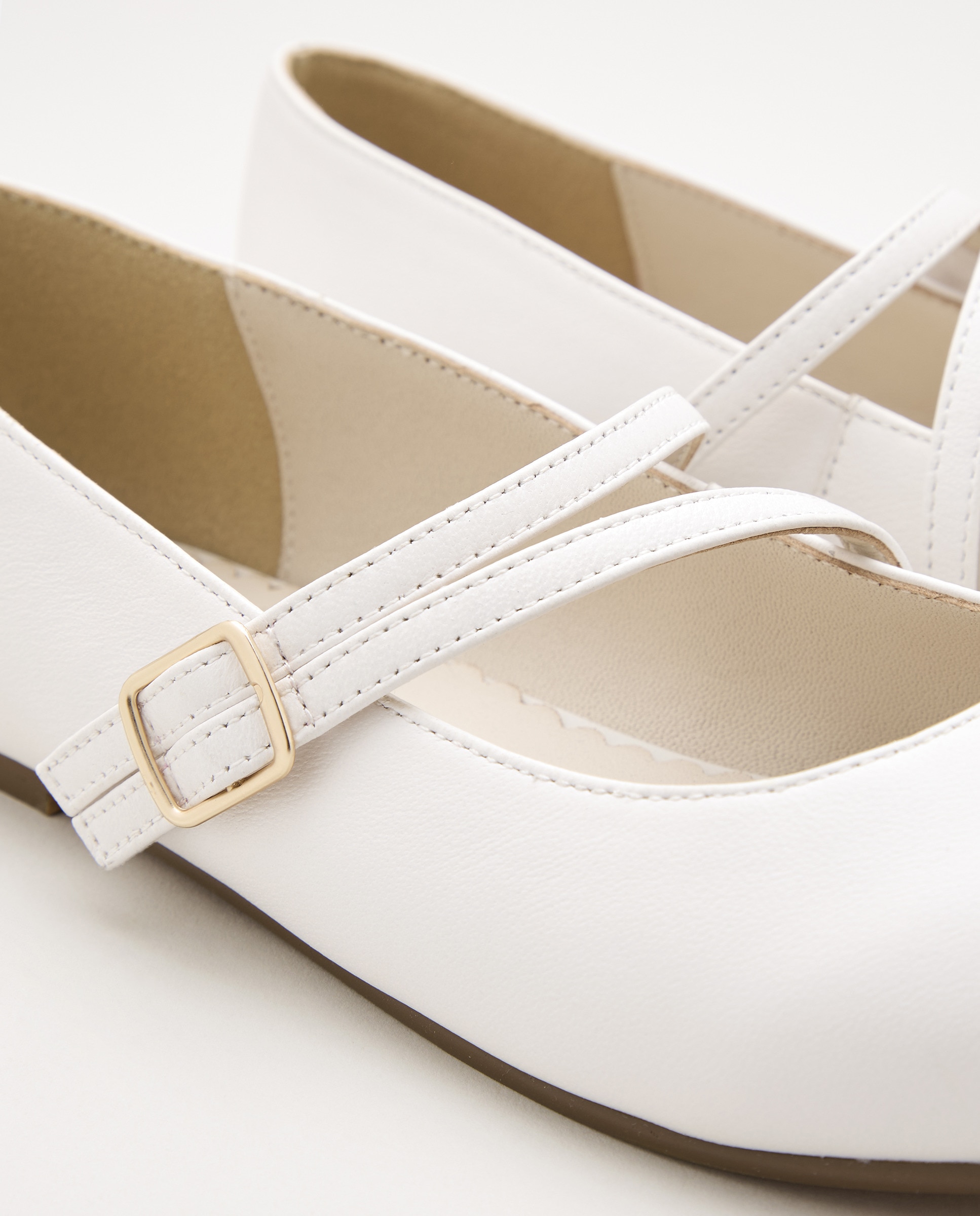 Sapatos de Presilha em Pele com Tira Dupla Cruzada Branco-5