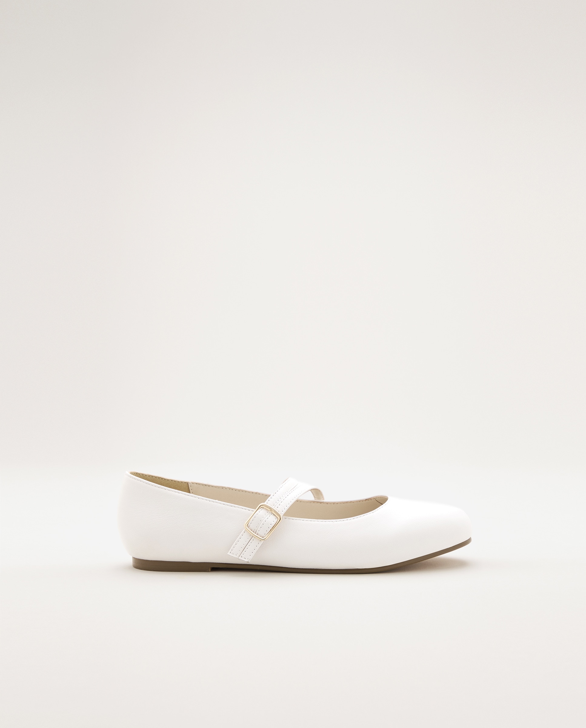 Imagem 0 de Sapatos de Presilha em Pele com Tira Dupla Cruzada