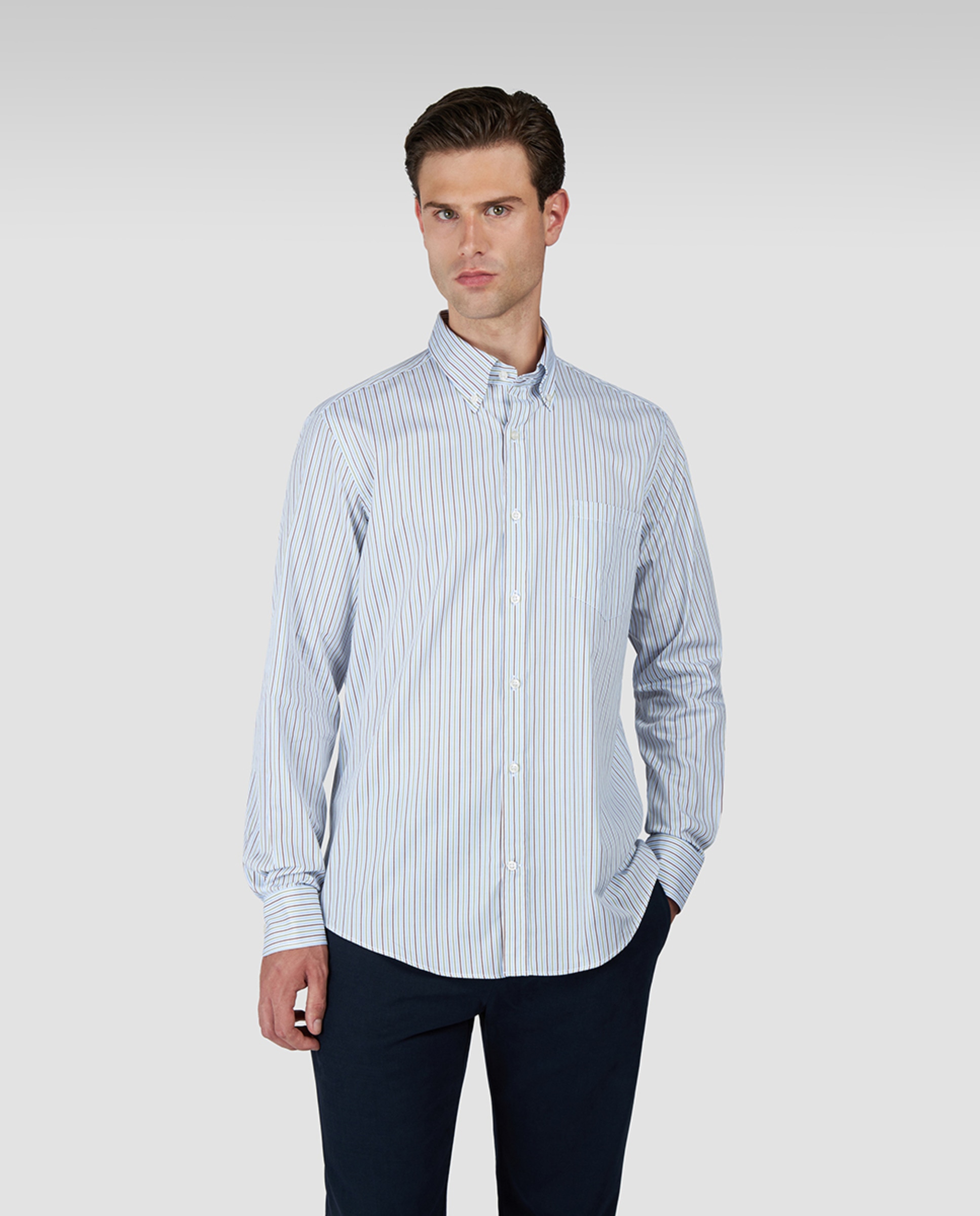 Imagem 0 de Camisa de Manga Comprida e Botão na Ponta Tamanhos Grandes