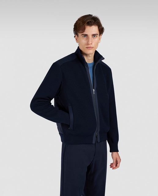 Imagem 0 de Casaco com Fecho de Correr e Contrastes Tamanhos Grandes