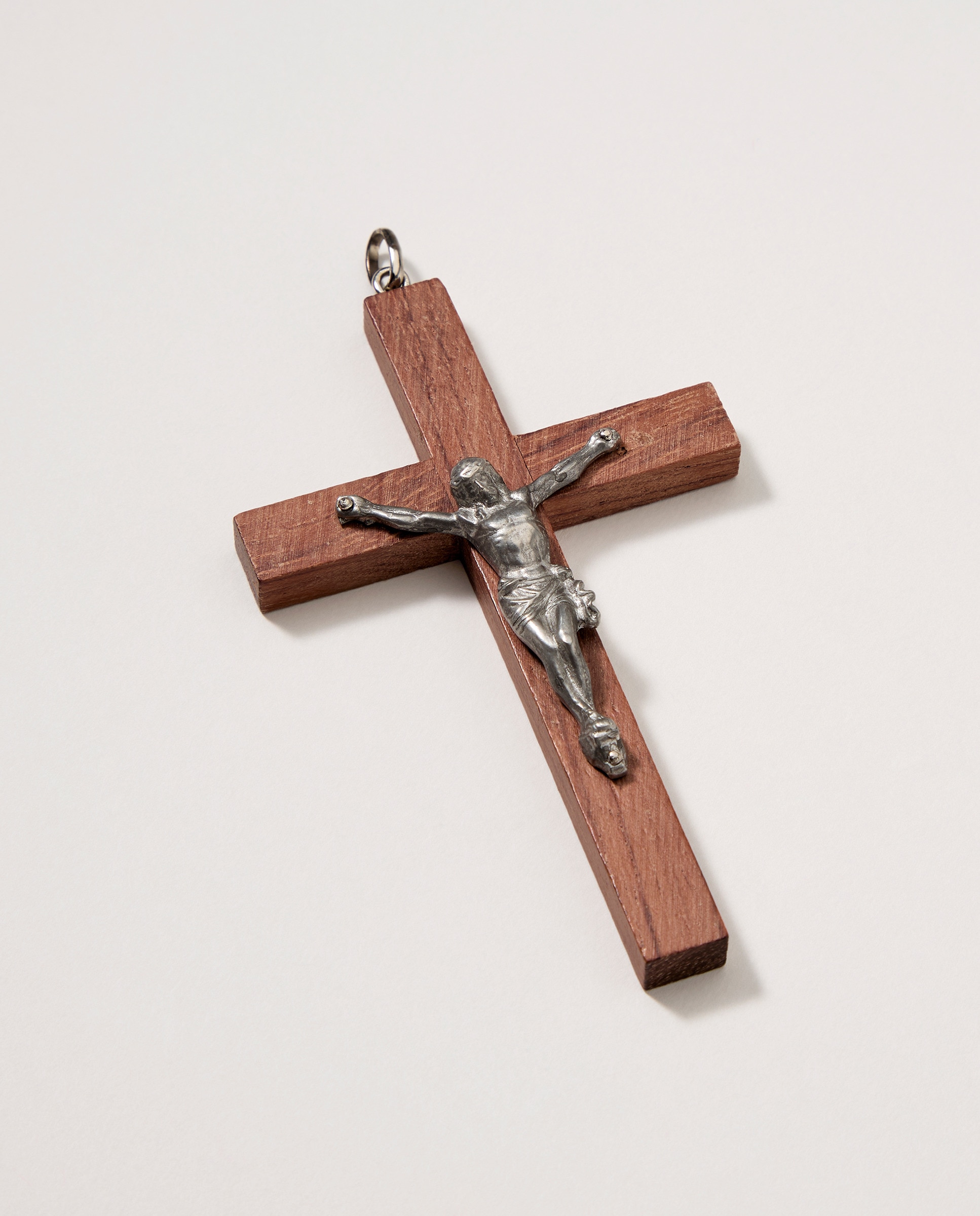 Crucifixo de Madeira com Cristo Castanho-1