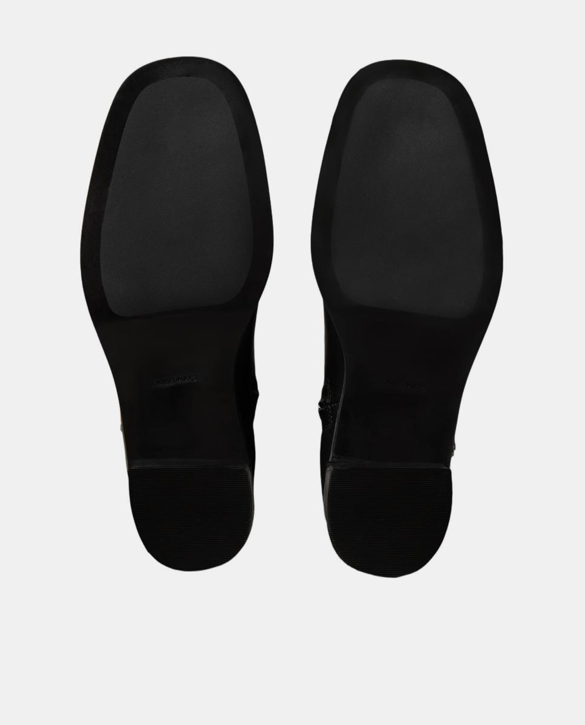 Botins em Pele com Salto de Bloco Preto-6