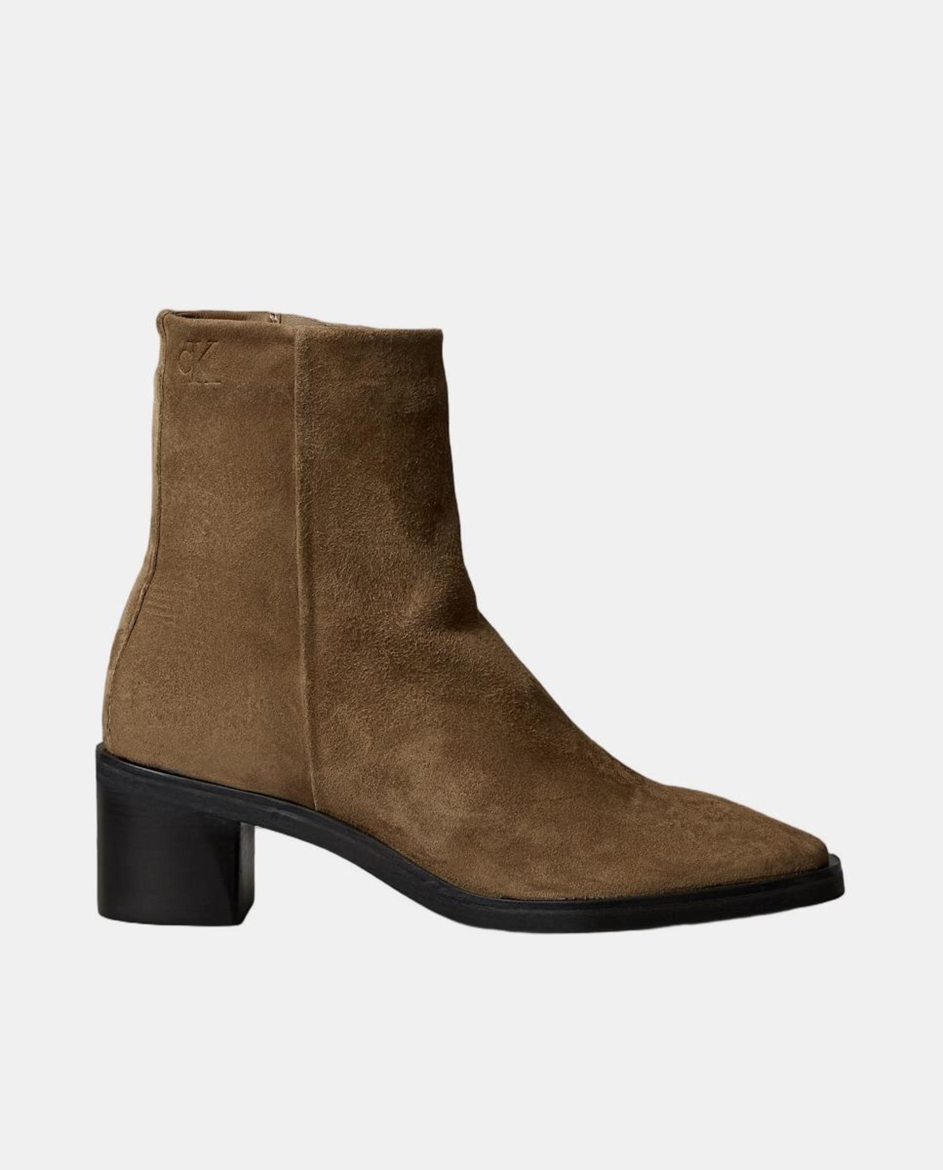 Botins em Pele com Salto de Bloco Couro-1