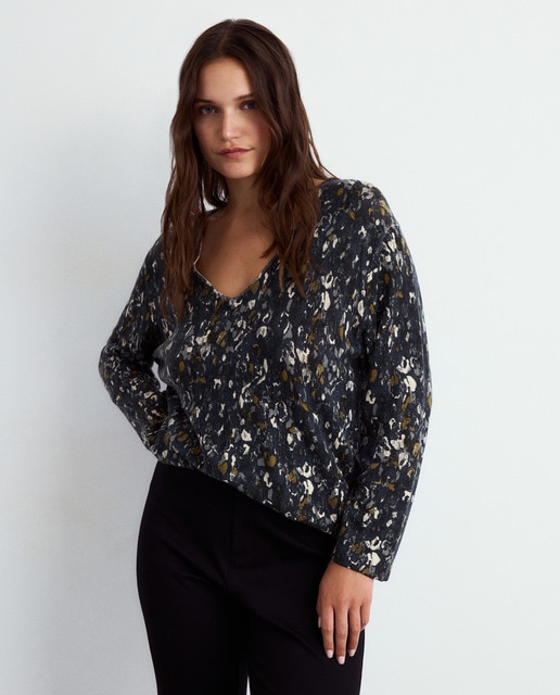 Imagen 0 de Jersey estampado con cuello pico de mujer