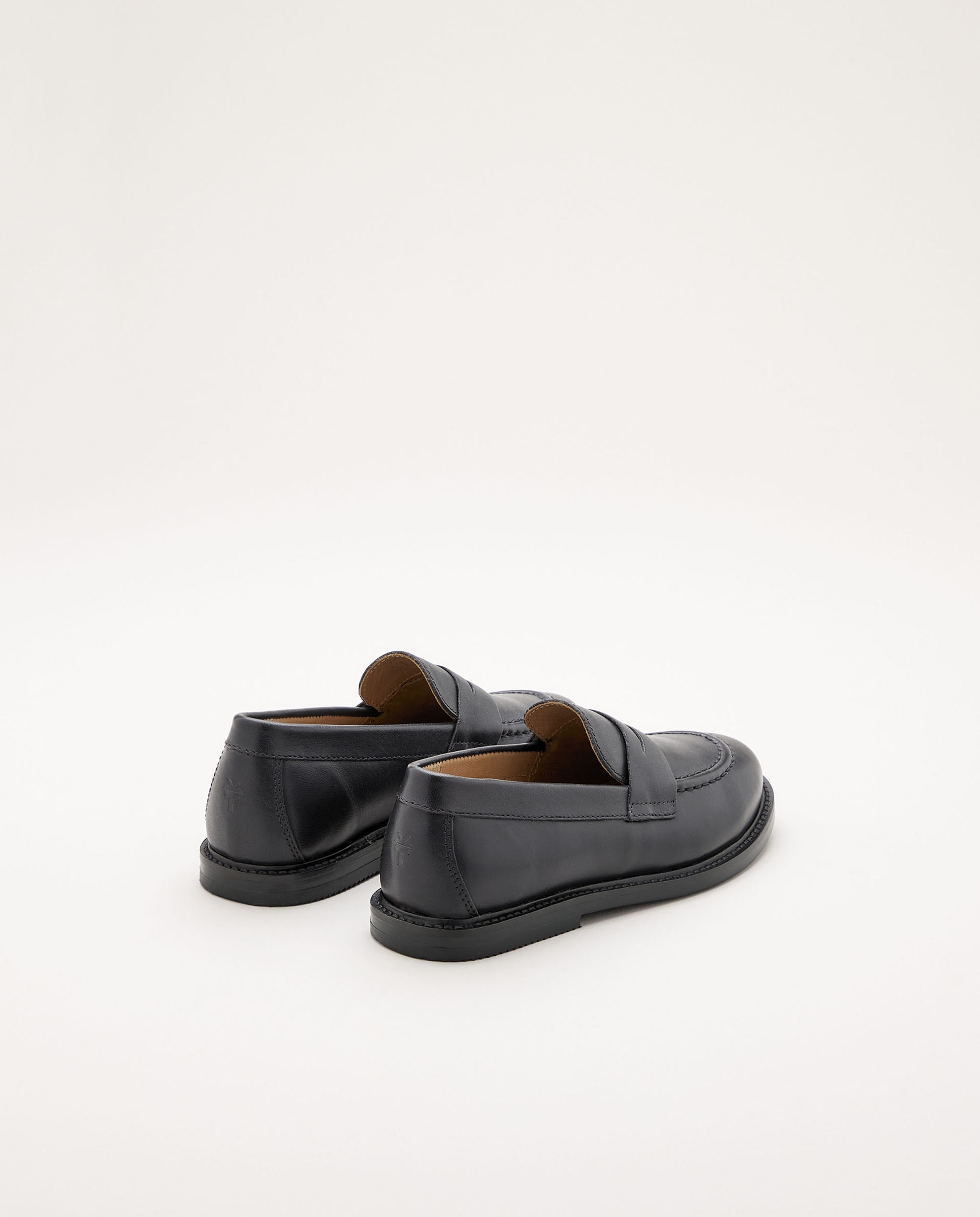 Mocassins em Pele com Travessão Azul-marinho-3