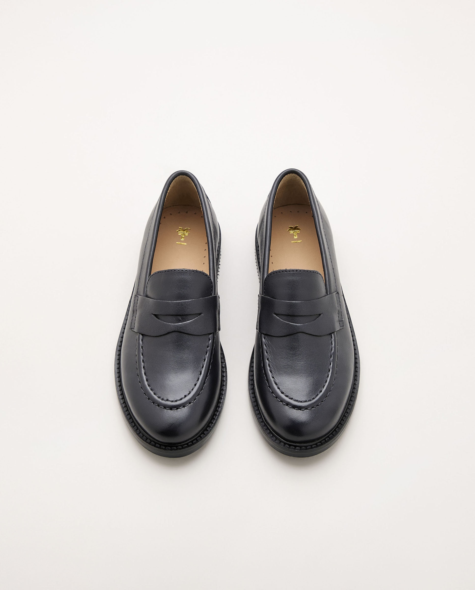 Mocassins em Pele com Travessão Azul-marinho-4