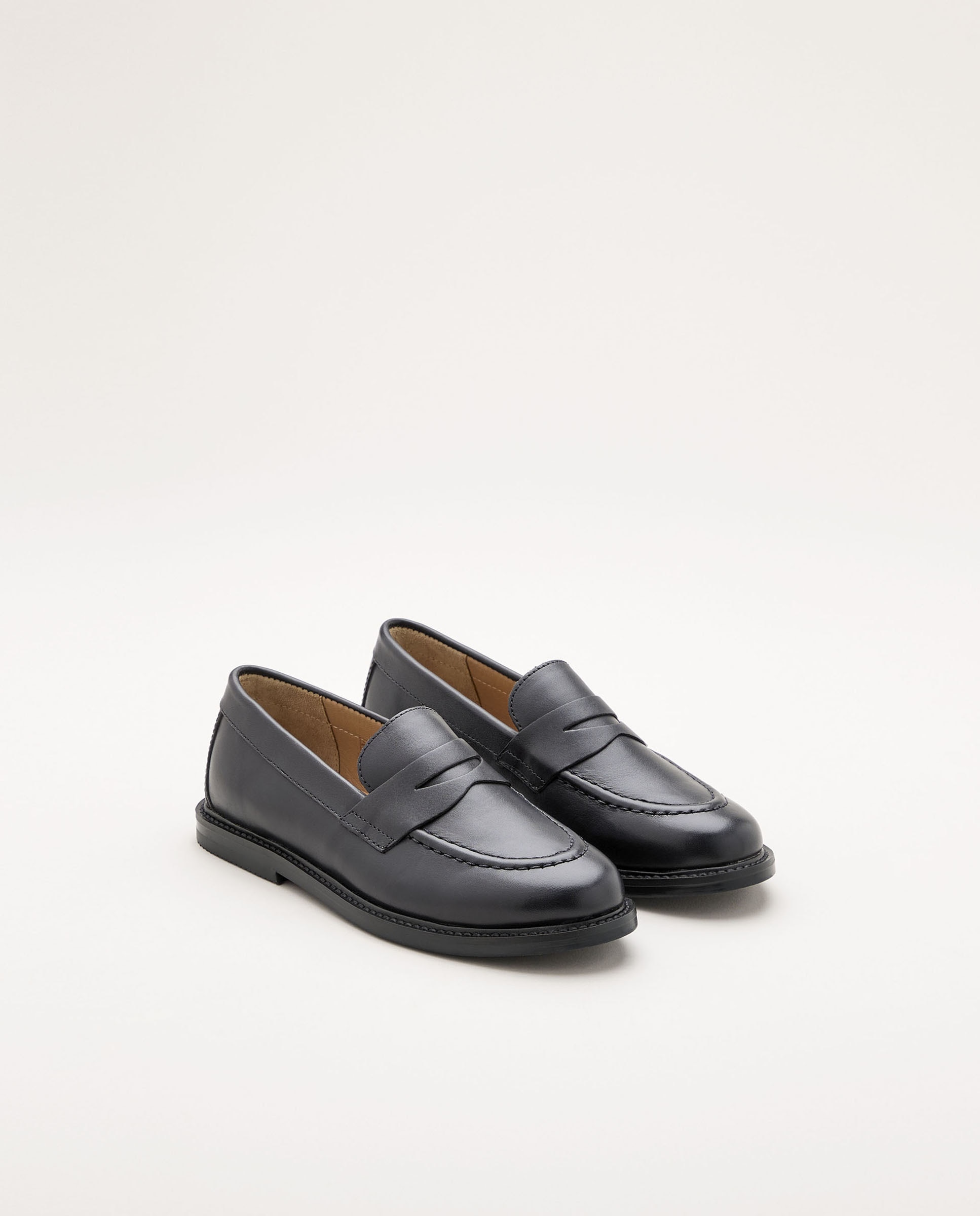 Mocassins em Pele com Travessão Azul-marinho-2