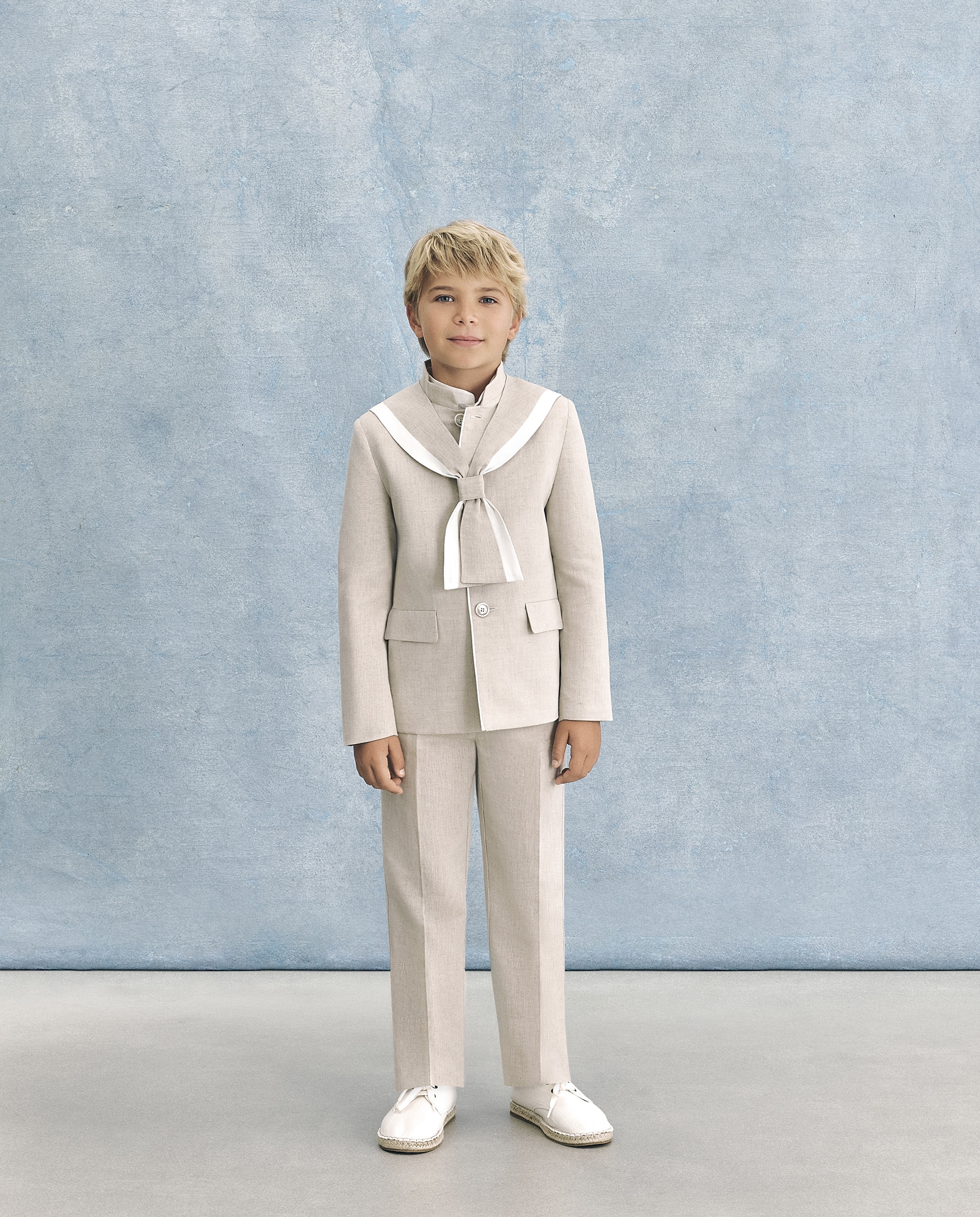 Fato de Gola à Padre com Capelina Tarvos 120 Cru-3