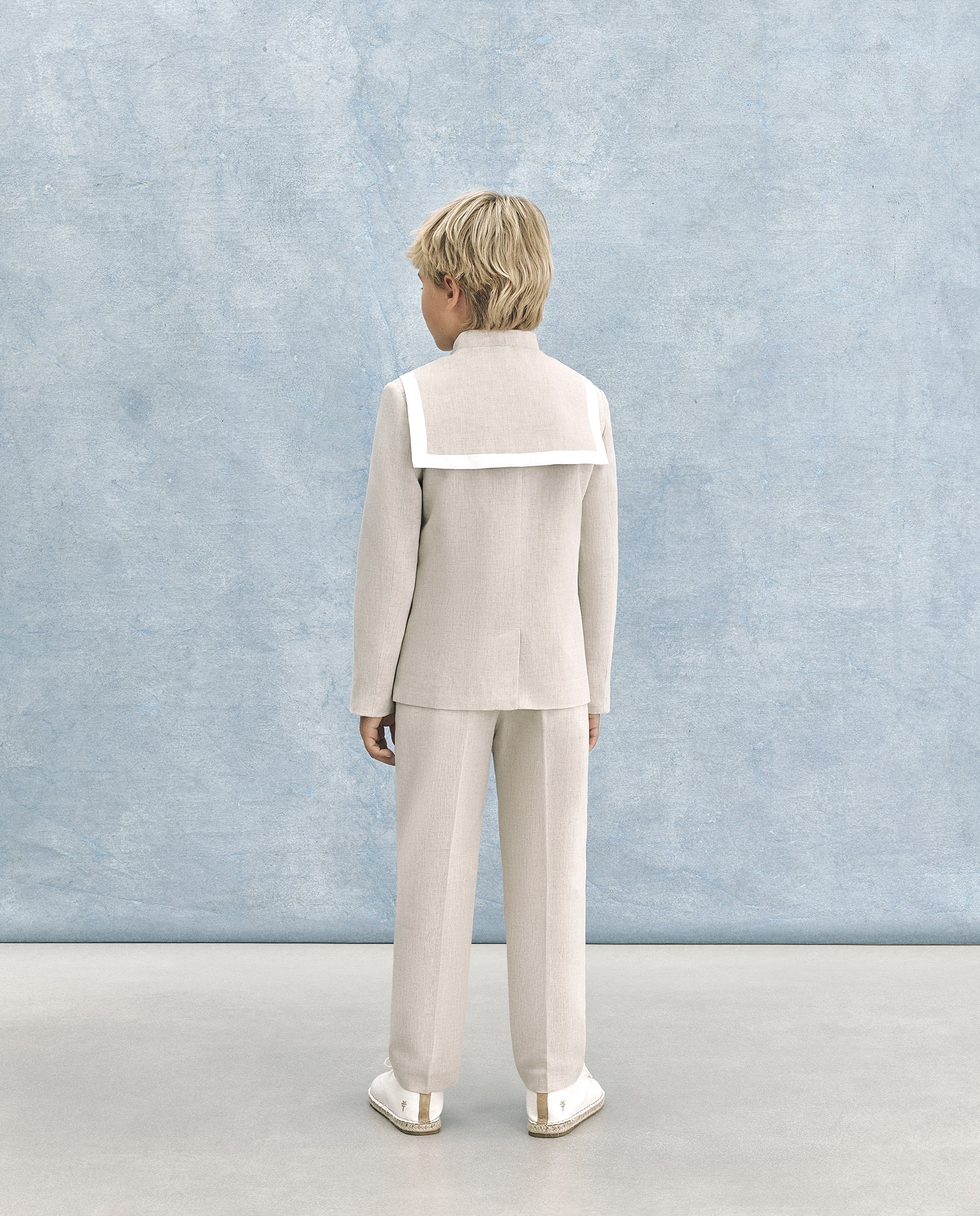 Fato de Gola à Padre com Capelina Tarvos 120 Cru-5