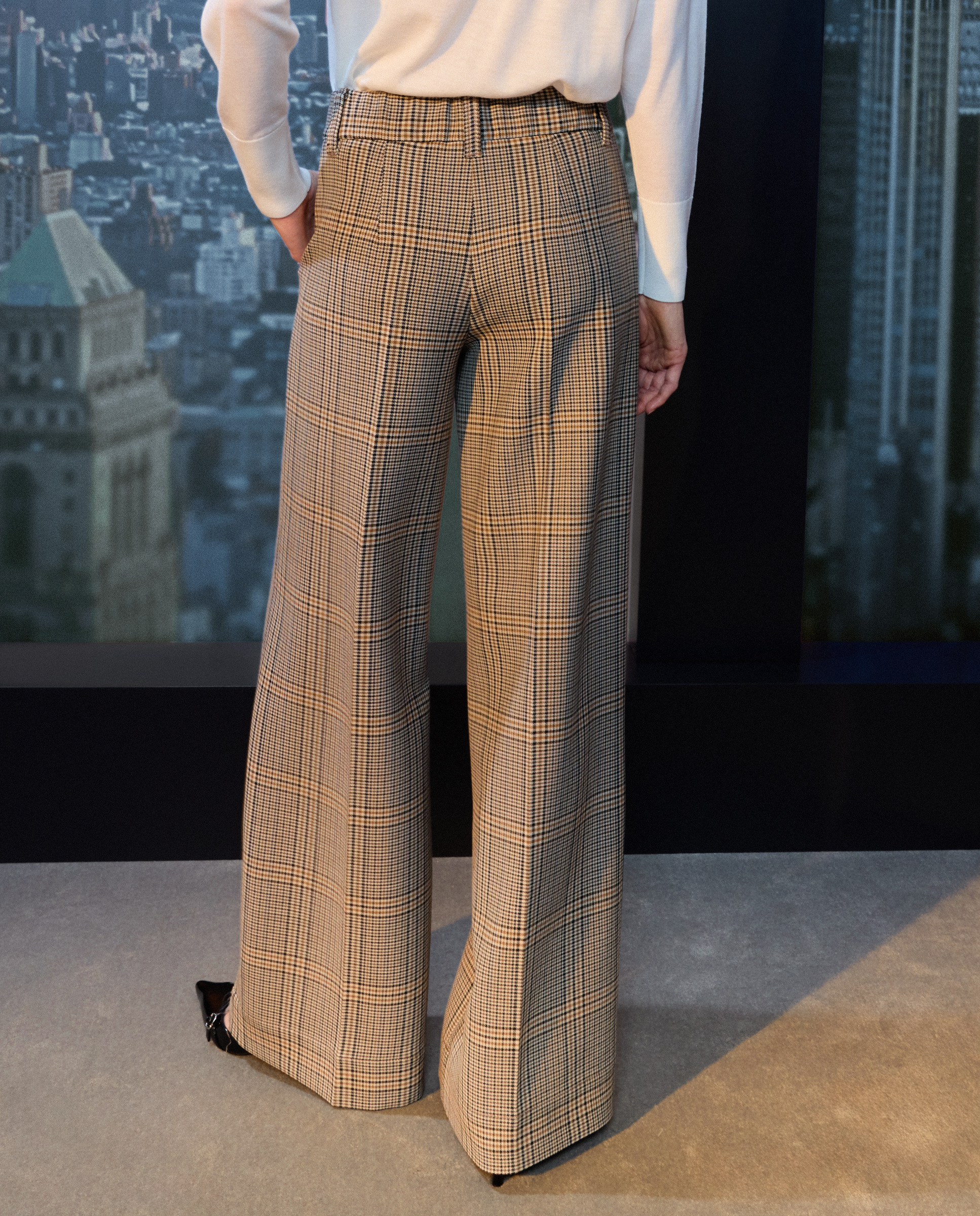 Calças com Pespontos aos Quadrados Castanho-3