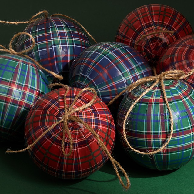 Imagen 0 de Set de 14 bolas de papel maché Tartán Navidad