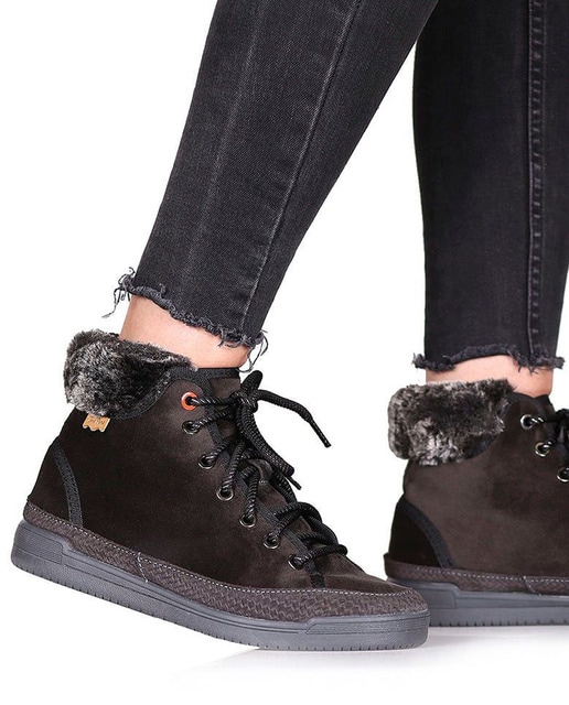 Imagen 0 de Zapatilla de casa de mujer en serraje y pelo