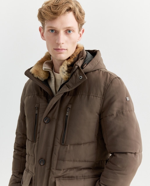 Imagem 0 de Casacão com Capuz e Gola em Pele