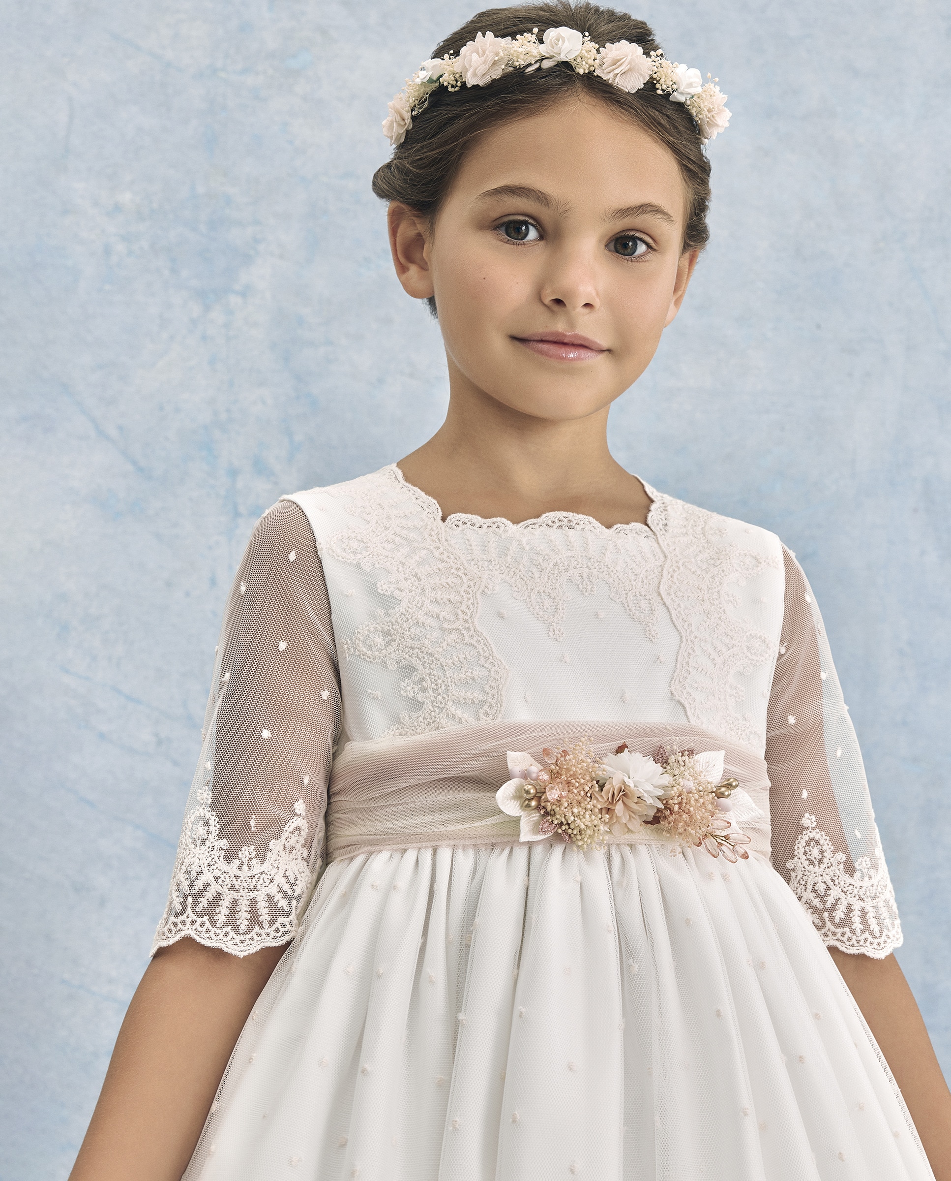 Vestido de Comunhão em Tule com Bordado Astrea 120 Cru-2