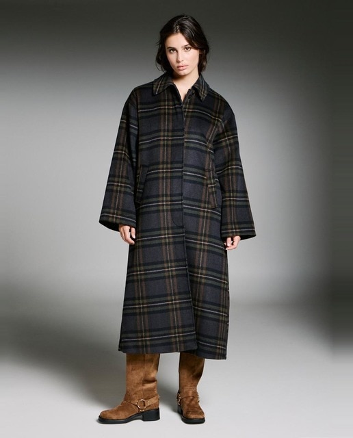 Imagen 0 de Abrigo de mujer de paño largo