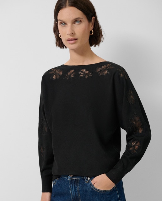 Imagen 0 de Jersey de mujer punto fino con flores de encaje bordadas en mangas