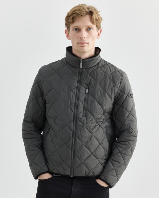 Imagen 0 de Cazadora de hombre tipo bomber con bolsillos inclinados