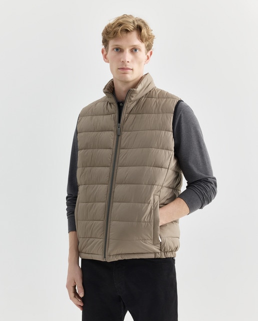 Imagen 0 de Chaleco de hombre con bolsillos inclinados