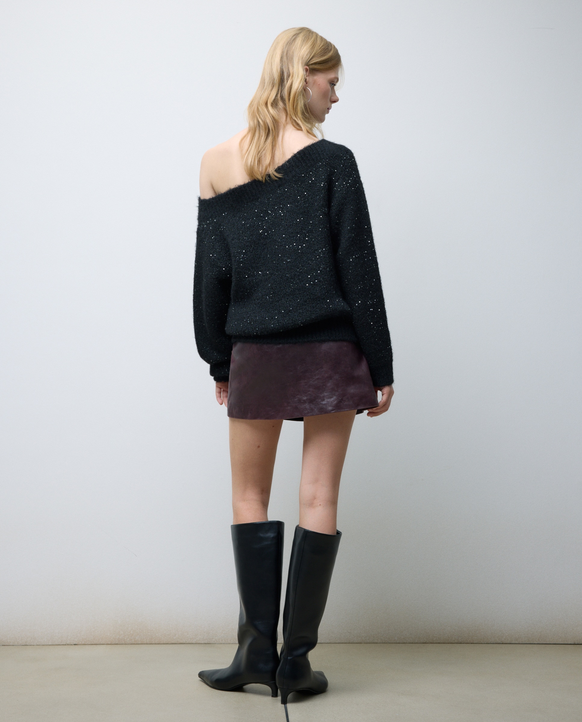 Camisola de Malha com Decote à Barco com Lantejoulas Preto-3