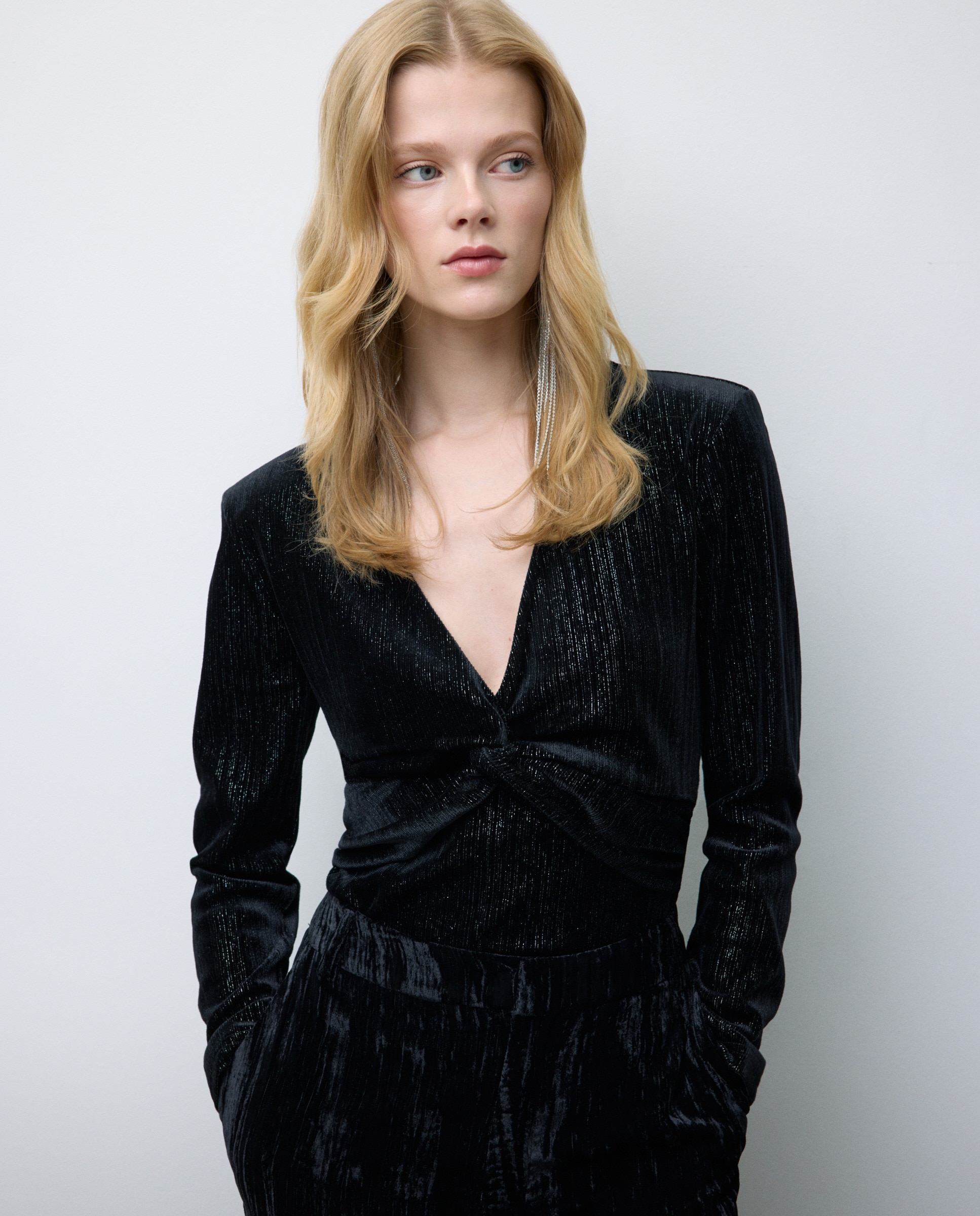 Body de Veludo com Manga Comprida Preto-2