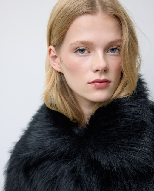 Imagen 0 de Abrigo de mujer de pelo snaps