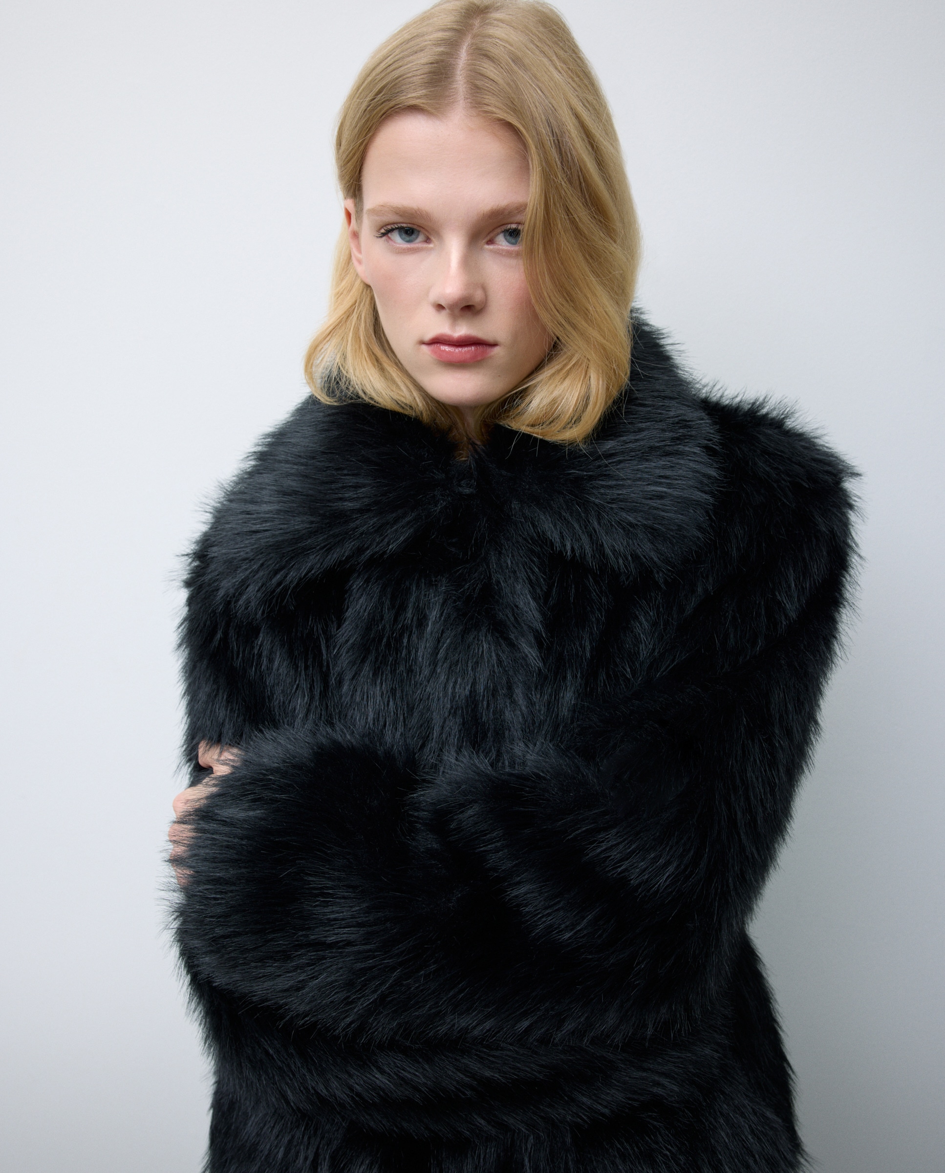 Casaco de Pelo com Botões de Pressão Preto-2