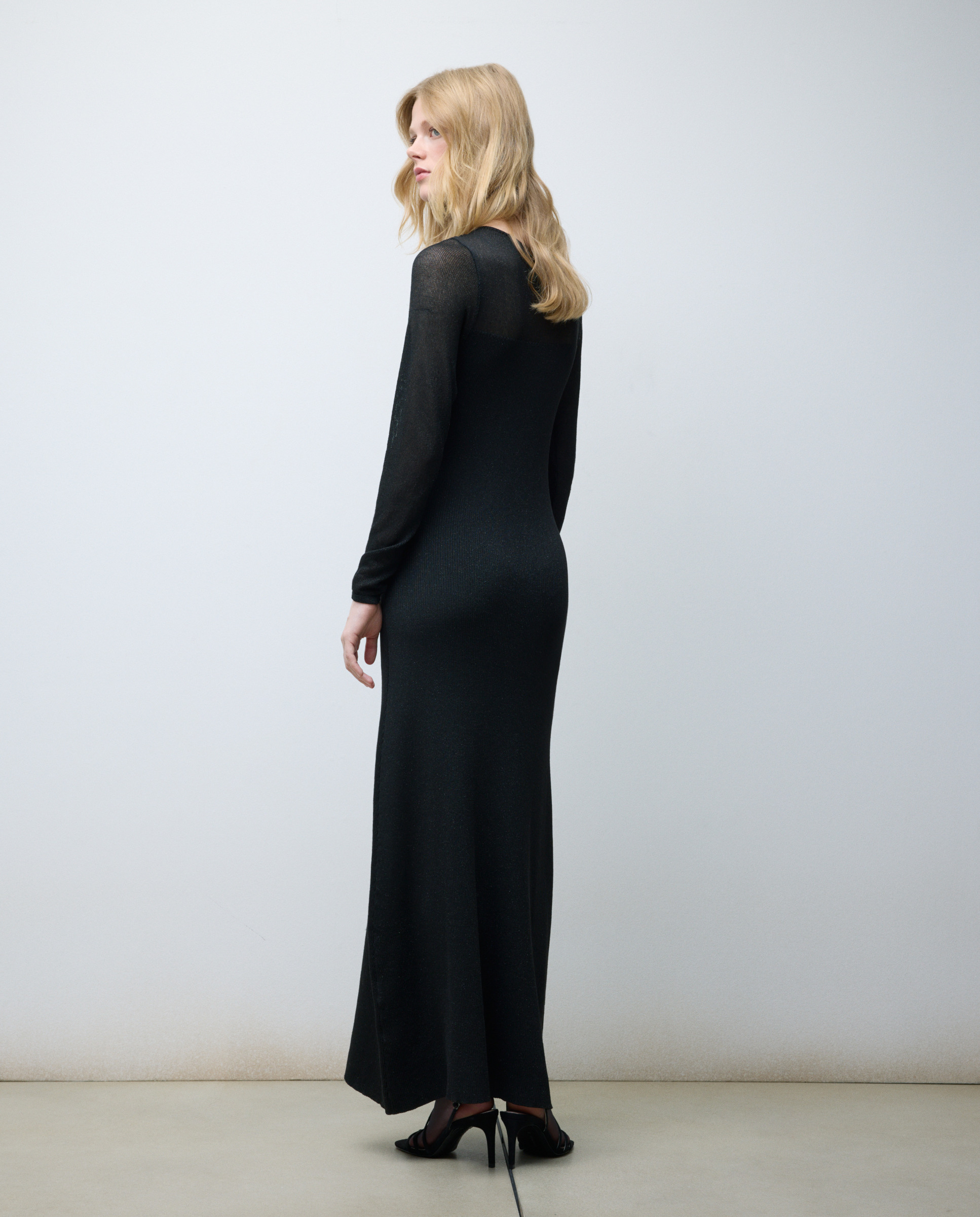 Vestido Liso com Manga Comprida Preto-3