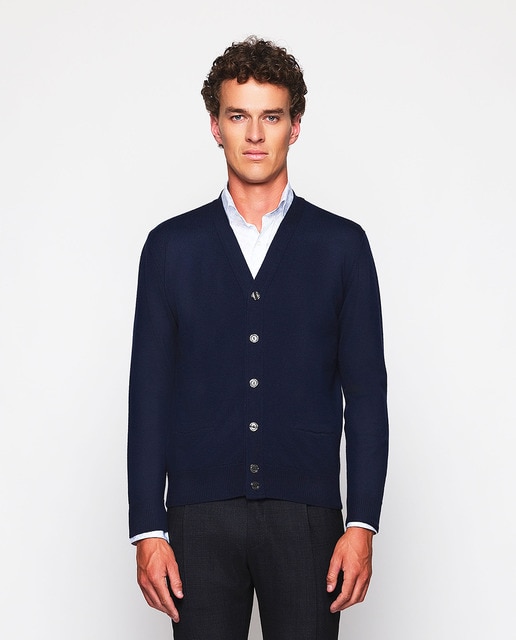 Imagem 0 de Cardigan de Malha com Botões e Dois Bolsos Tamanhos Grandes