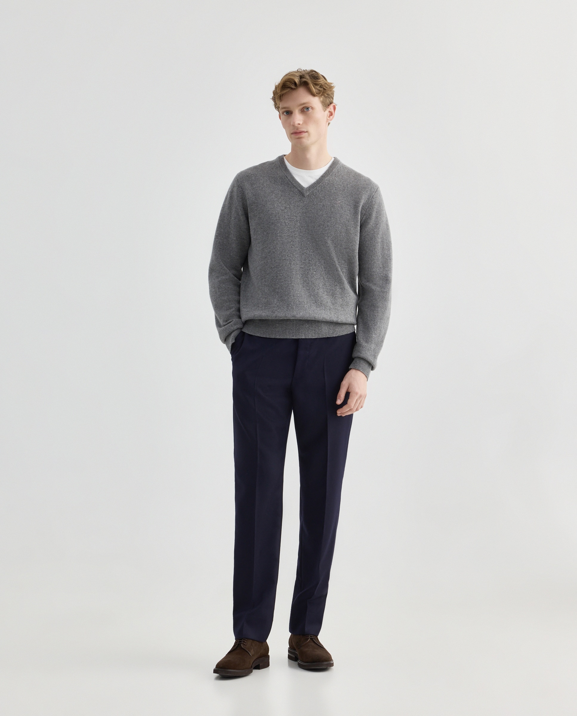 Camisola de Malha Lisa com Gola em Bico e Logótipo Bordado Cinzento-2