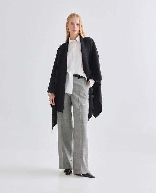 Imagem 0 de Poncho de Malha com Tira Canelada