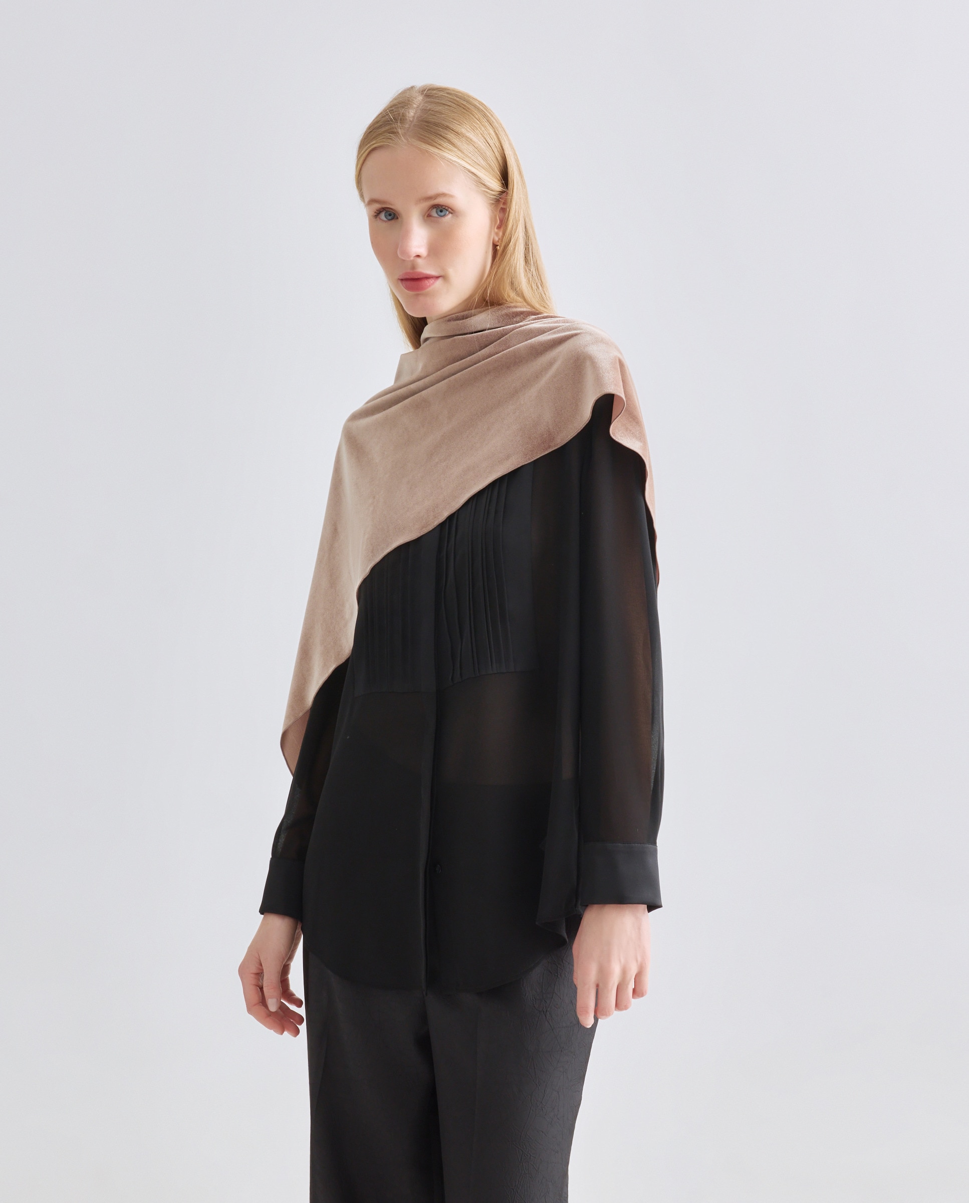 Capa de Veludo com Franzido no Ombro Bege-2